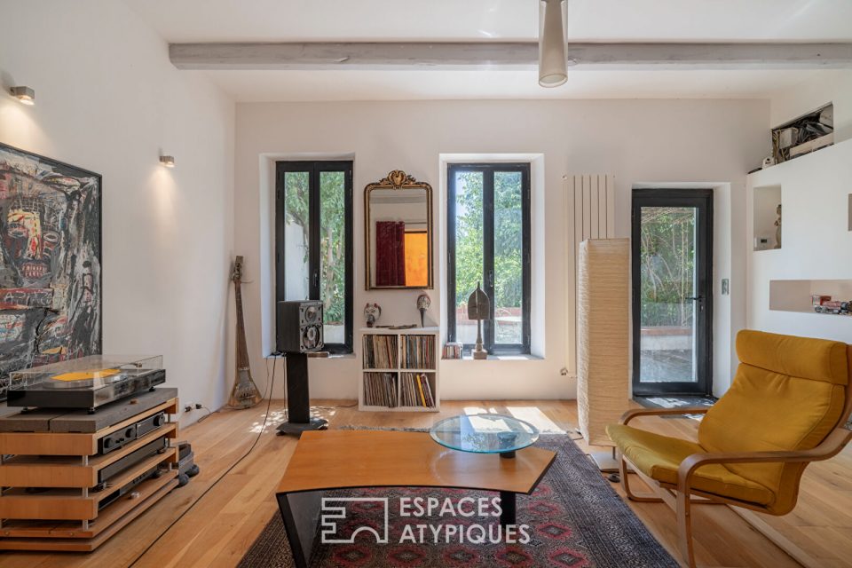 Maison avec patio, terrasse et jardin