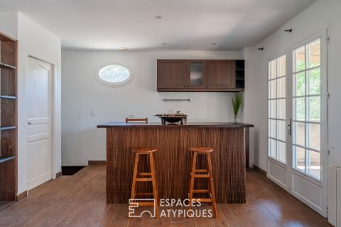 Property with great potential with wooded garden and swimming pool in Puyricard