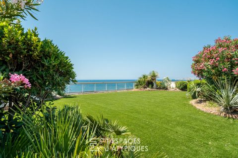 Top floor facing the sea – 500 sqm hanging garden – Prestigious Residence – Marseille