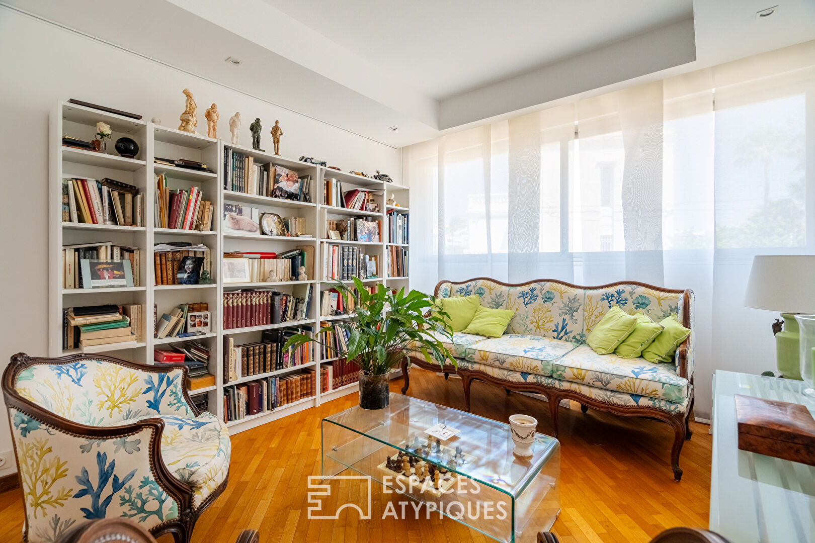 Top floor facing the sea – 500 sqm hanging garden – Prestigious Residence – Marseille