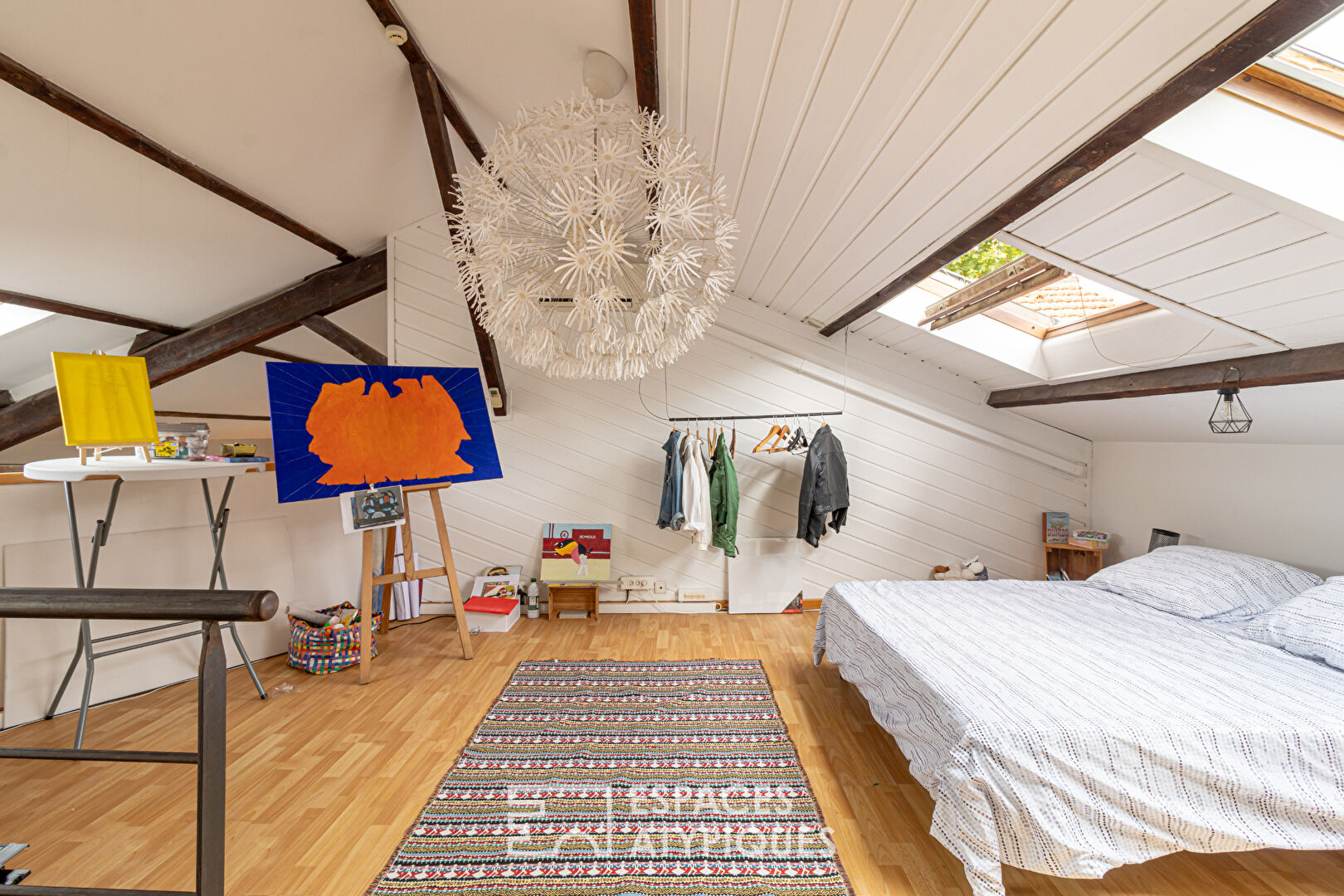 Loft en Duplex au Charme Industriel – Marseille 16ème