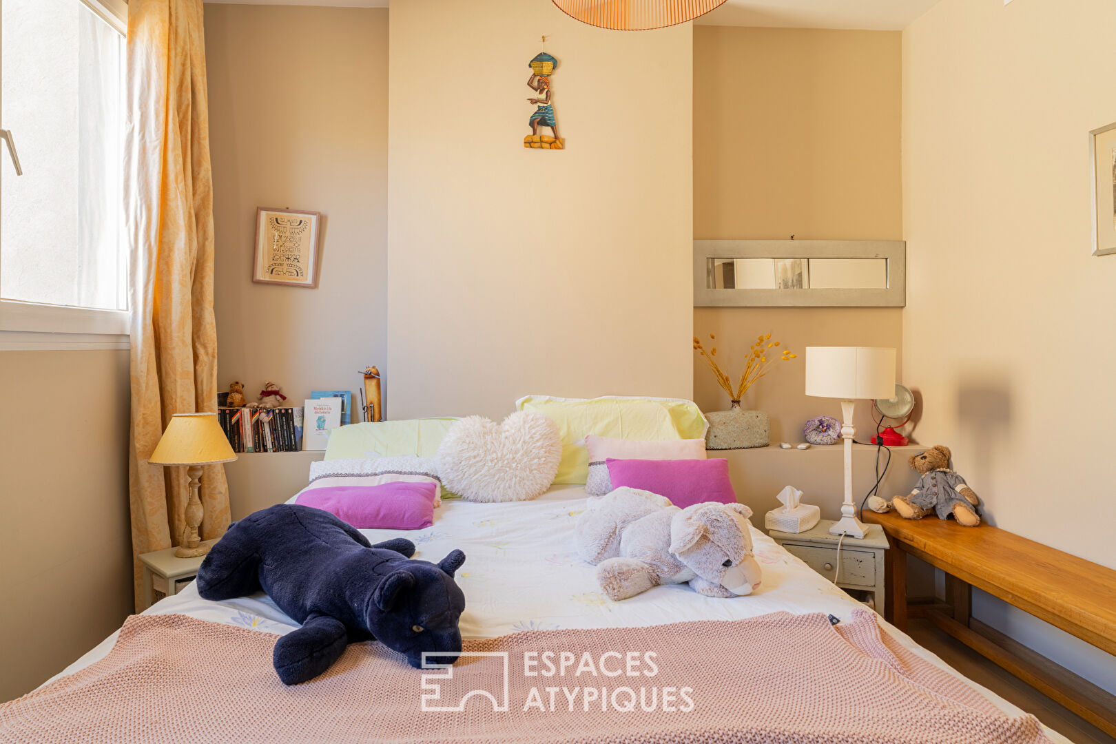 Bourgeois apartment on the top floor with open view