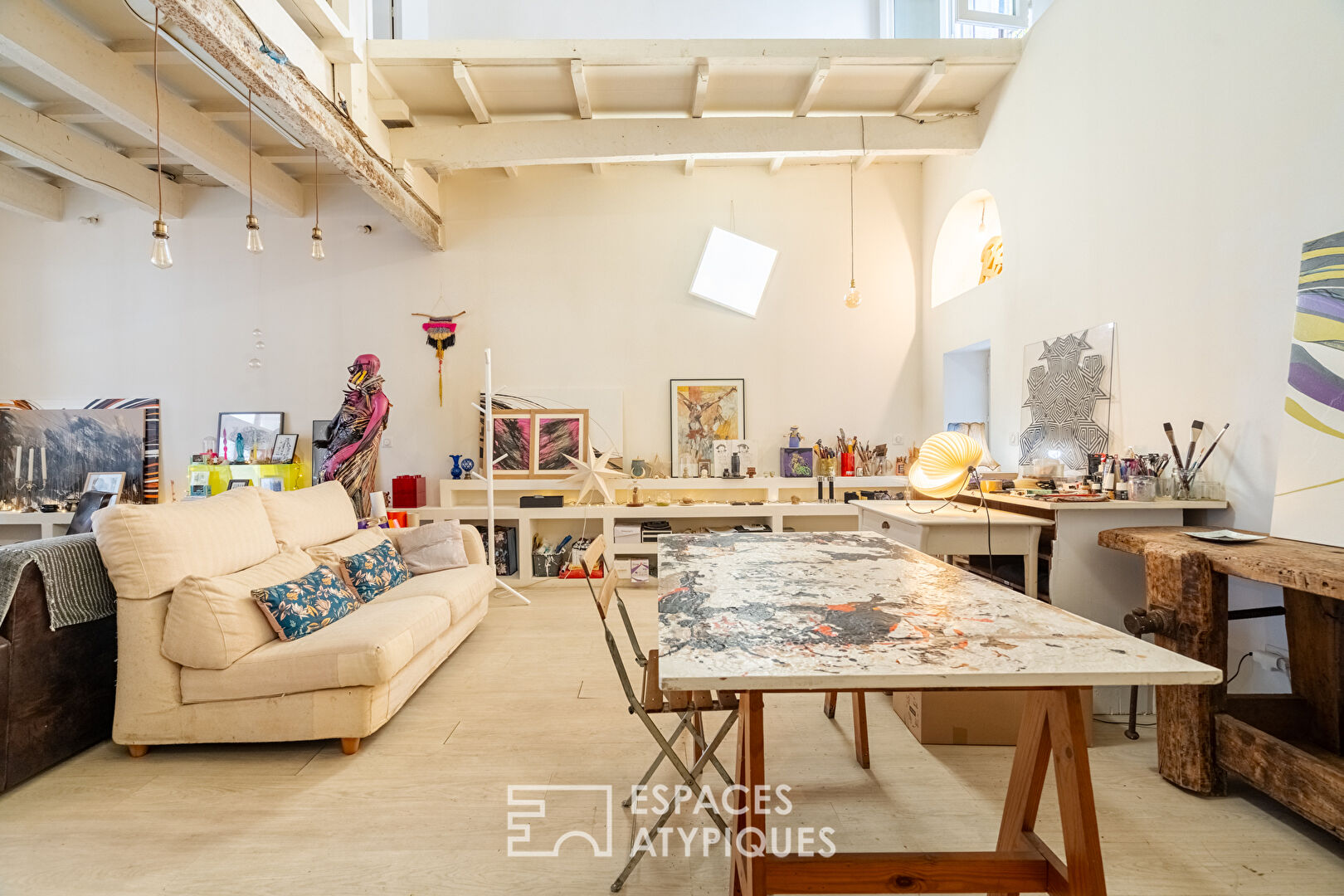 Atelier d’artiste avec extérieur à réécrire