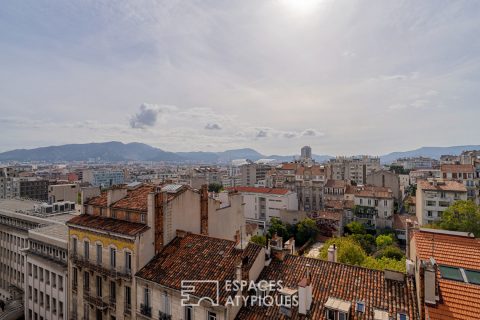 Loft by architect André Stern – 260 sqm of light at the top of a Haussmannian building