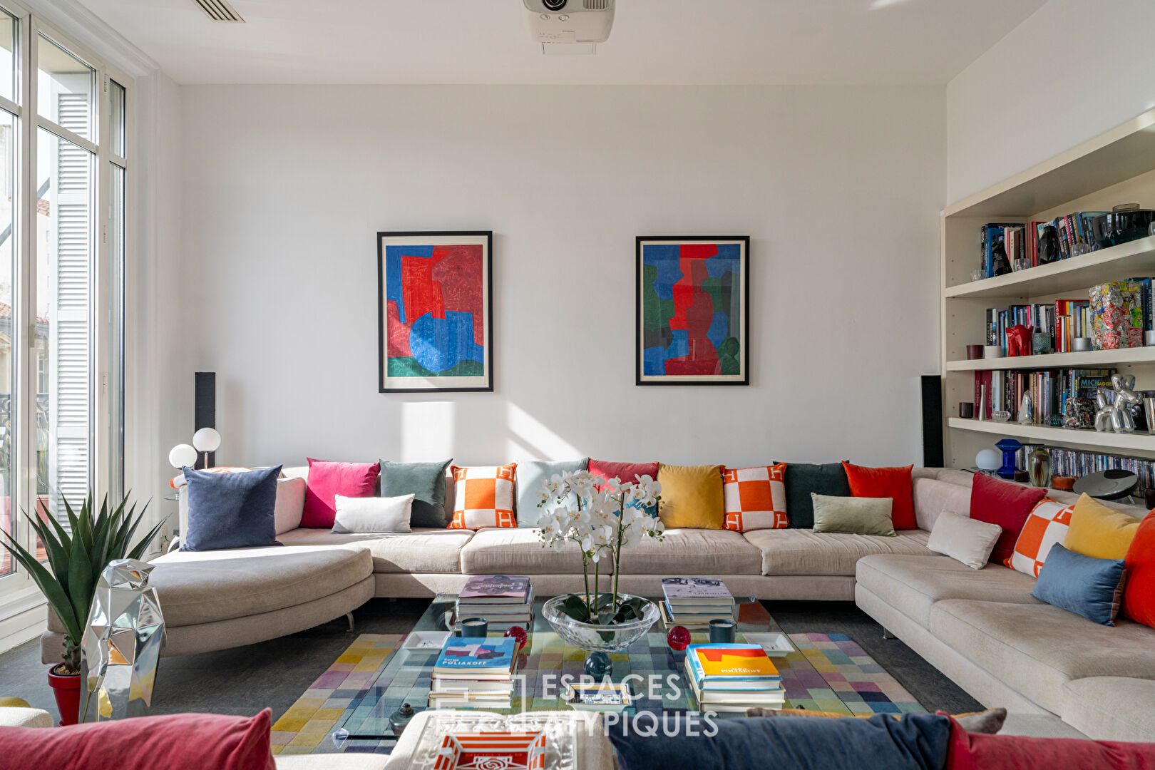 Loft by architect André Stern – 260 sqm of light at the top of a Haussmannian building