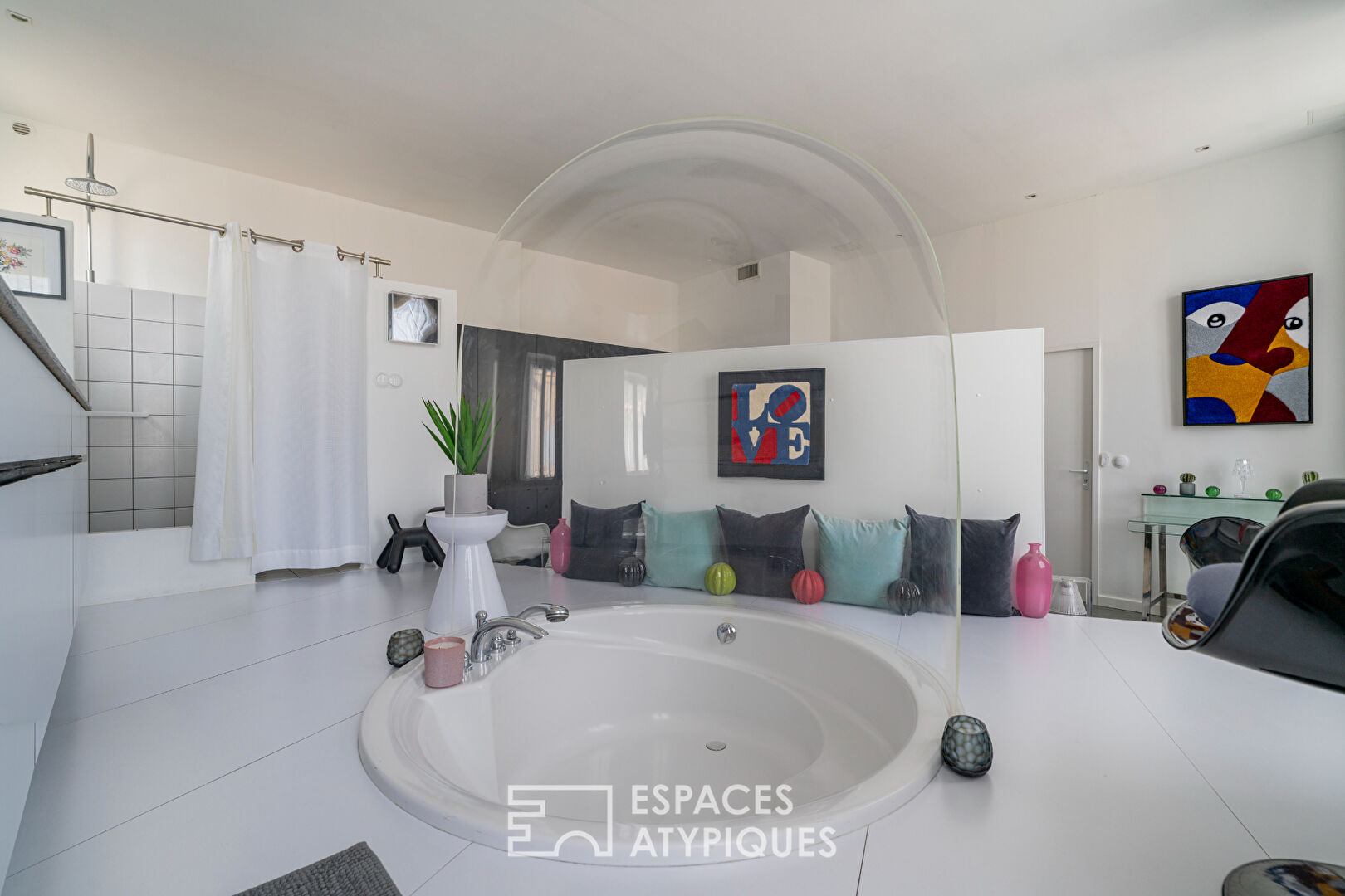 Loft by architect André Stern – 260 sqm of light at the top of a Haussmannian building