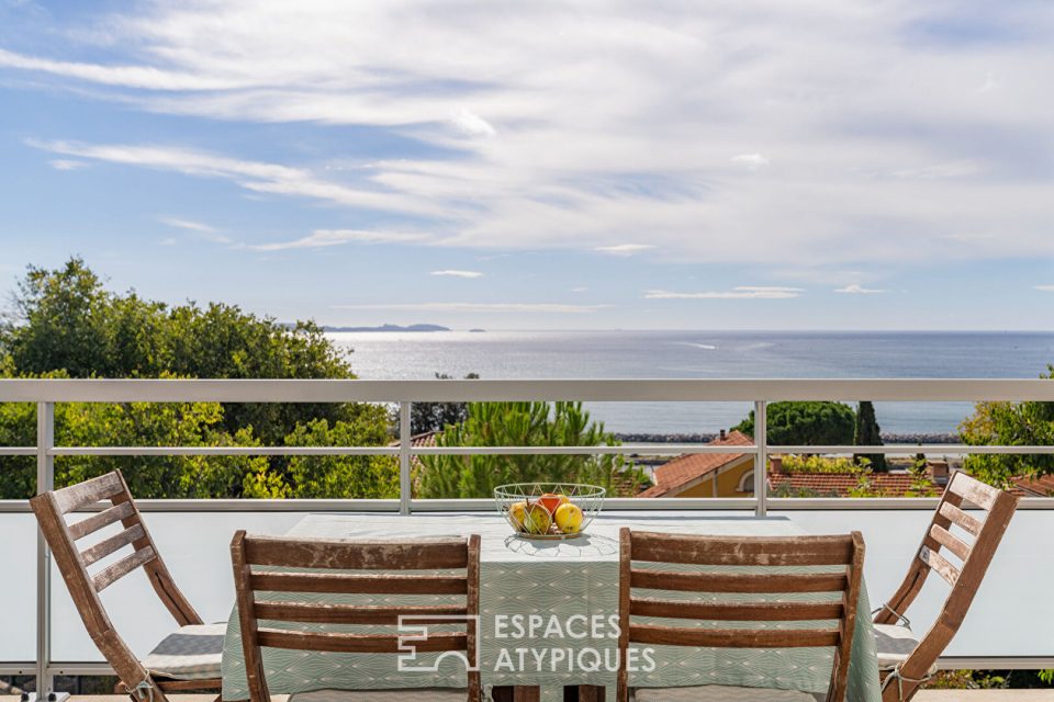 Apartment with terrace facing the sea - Réf. 13338