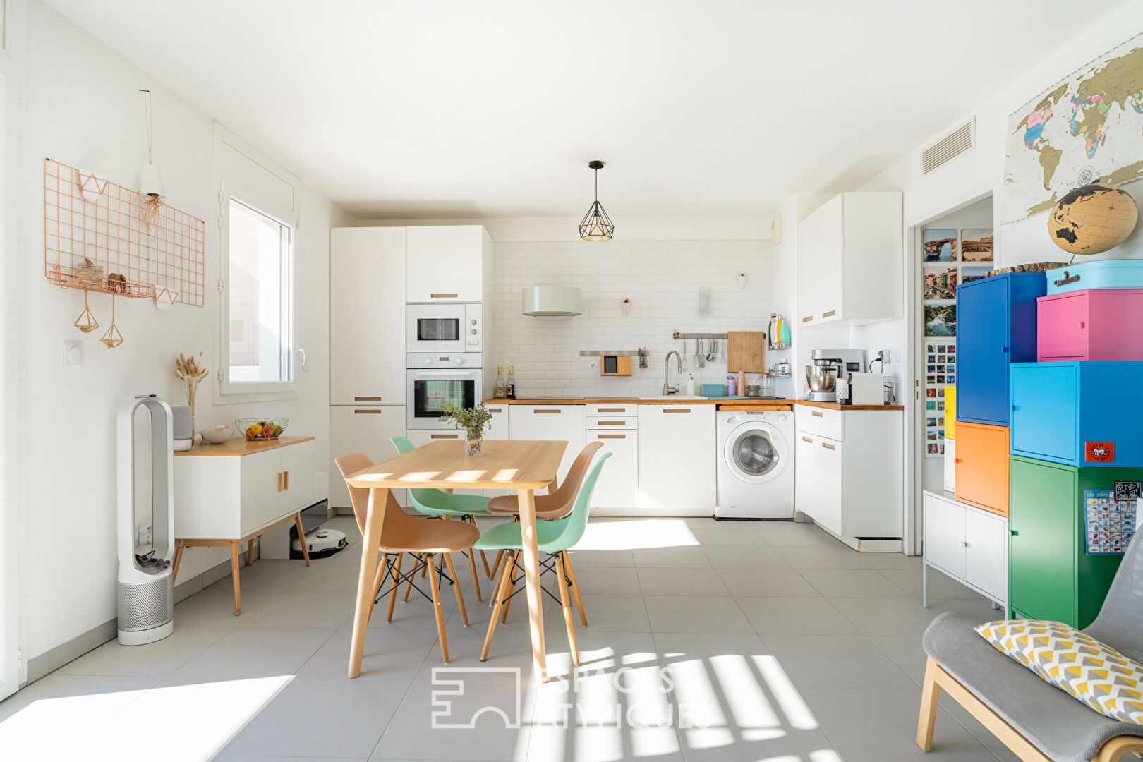 Apartment with terrace facing the sea