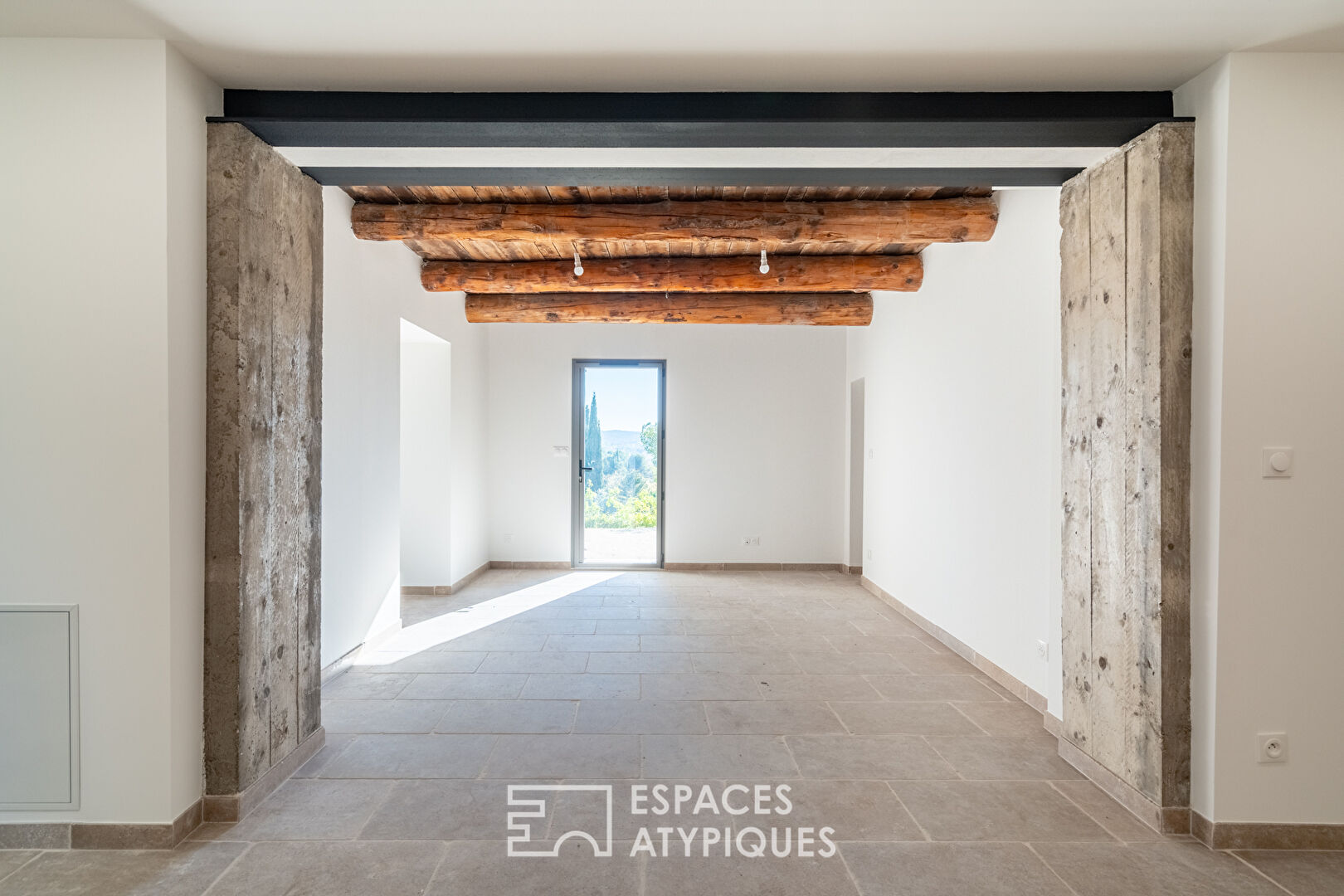 Mas provençal rénové, entre charme et modernité