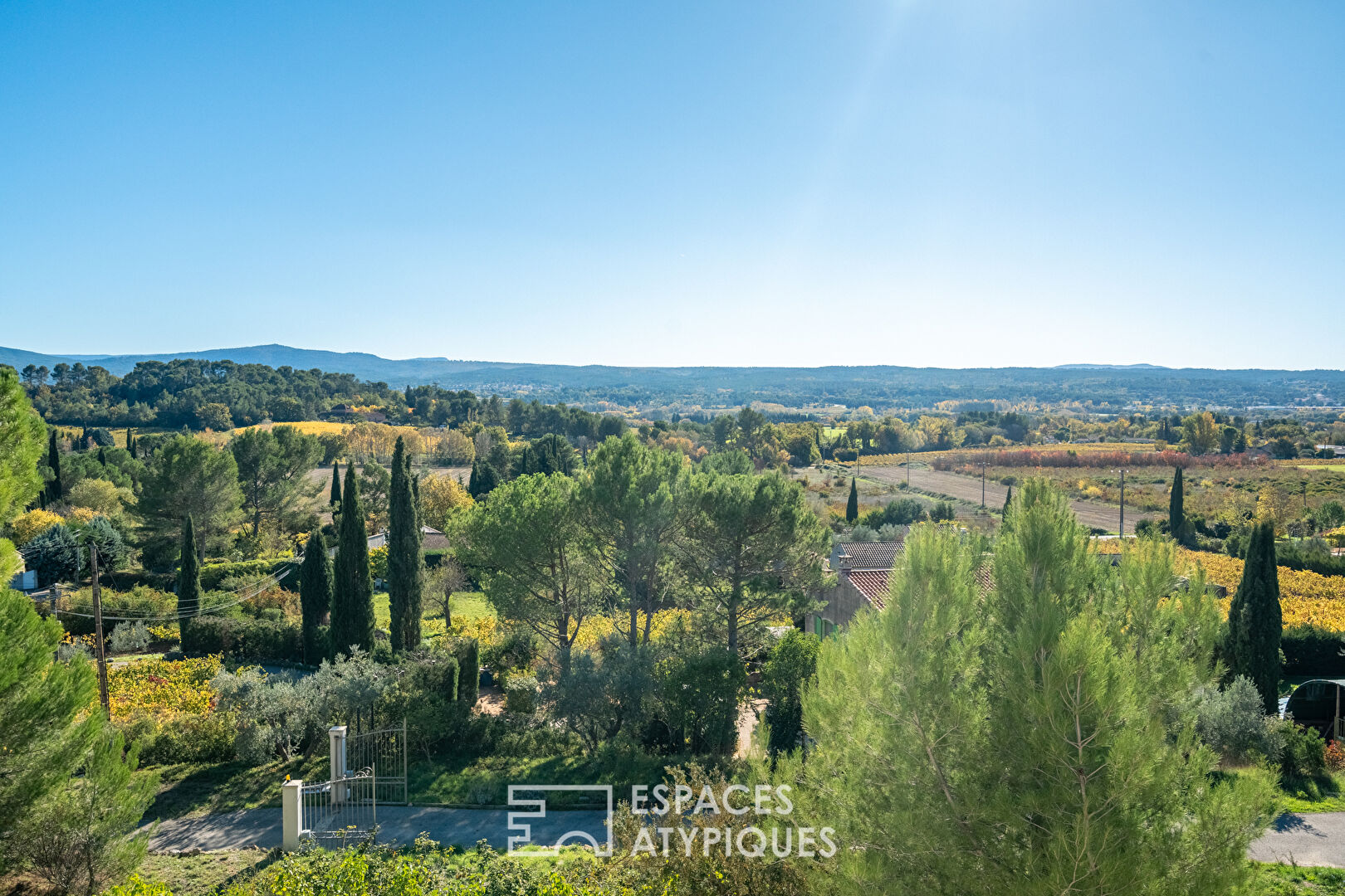 Mas provençal rénové, entre charme et modernité