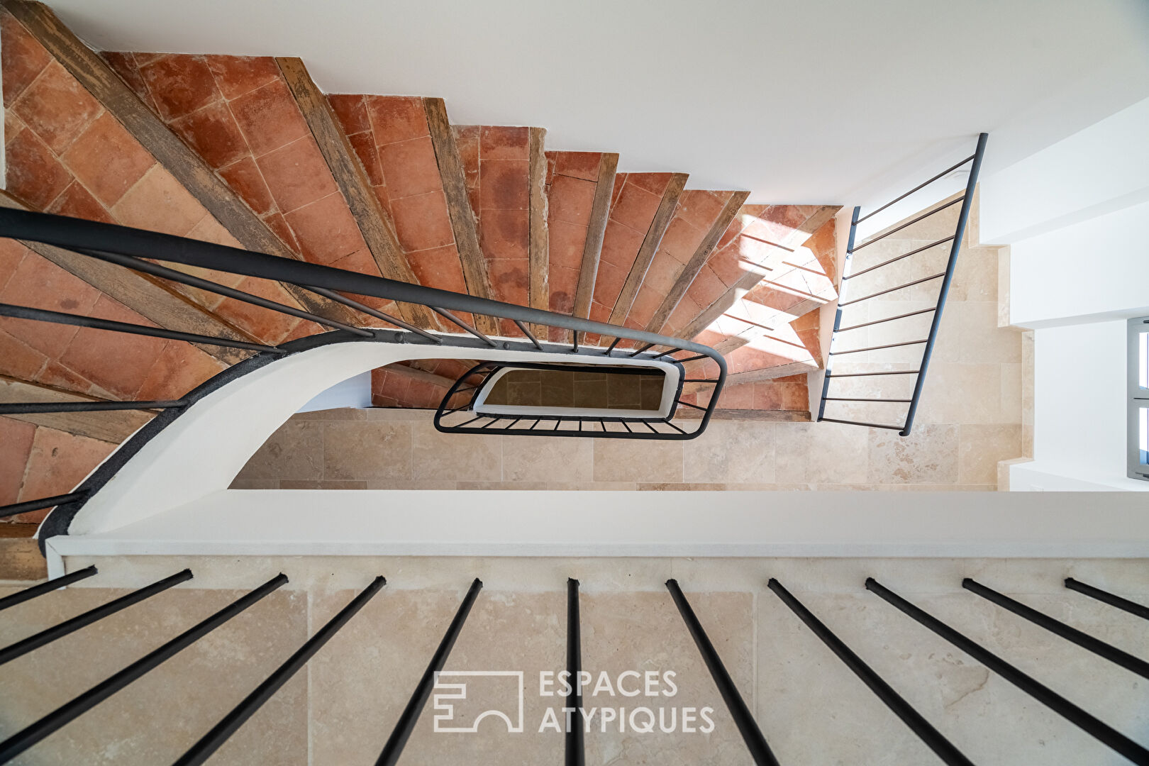 Mas provençal rénové, entre charme et modernité