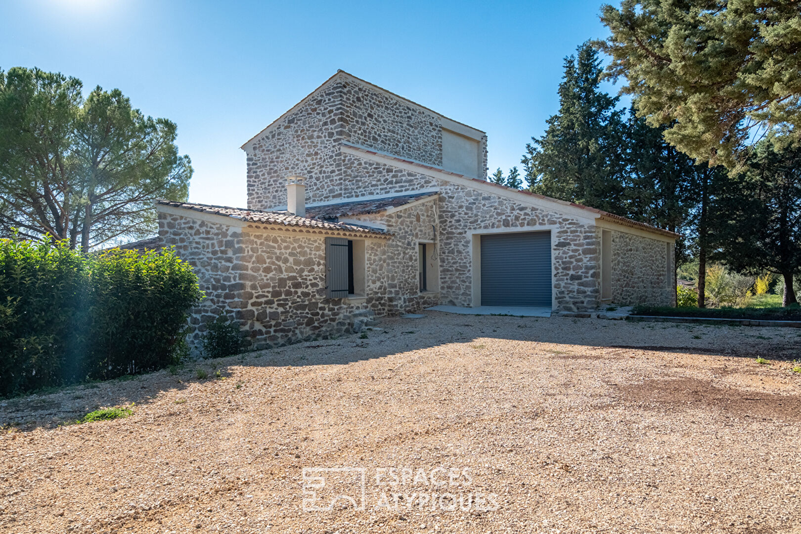 Mas provençal rénové, entre charme et modernité