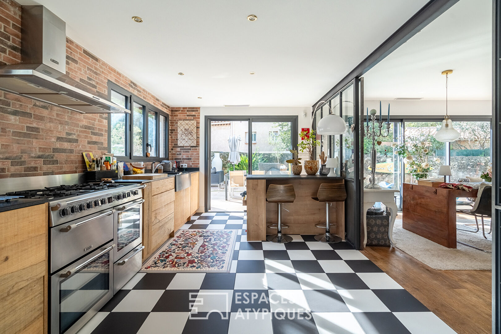 Maison contemporaine avec piscine