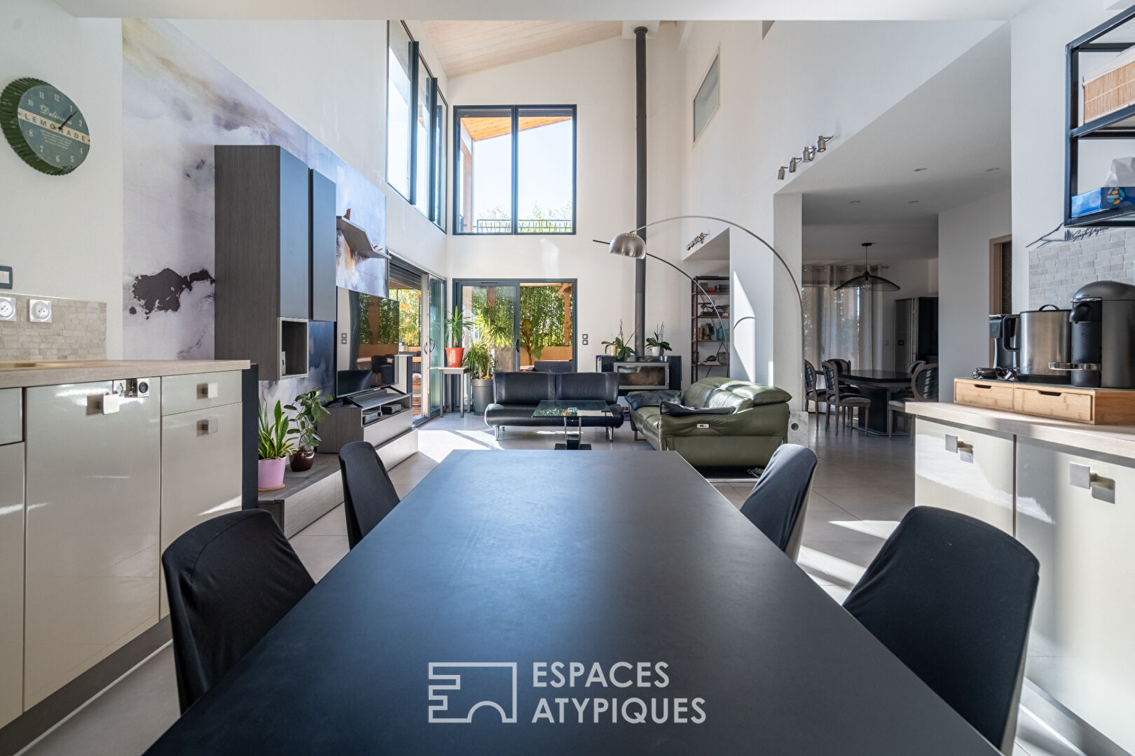 Maison contemporaine avec jardin