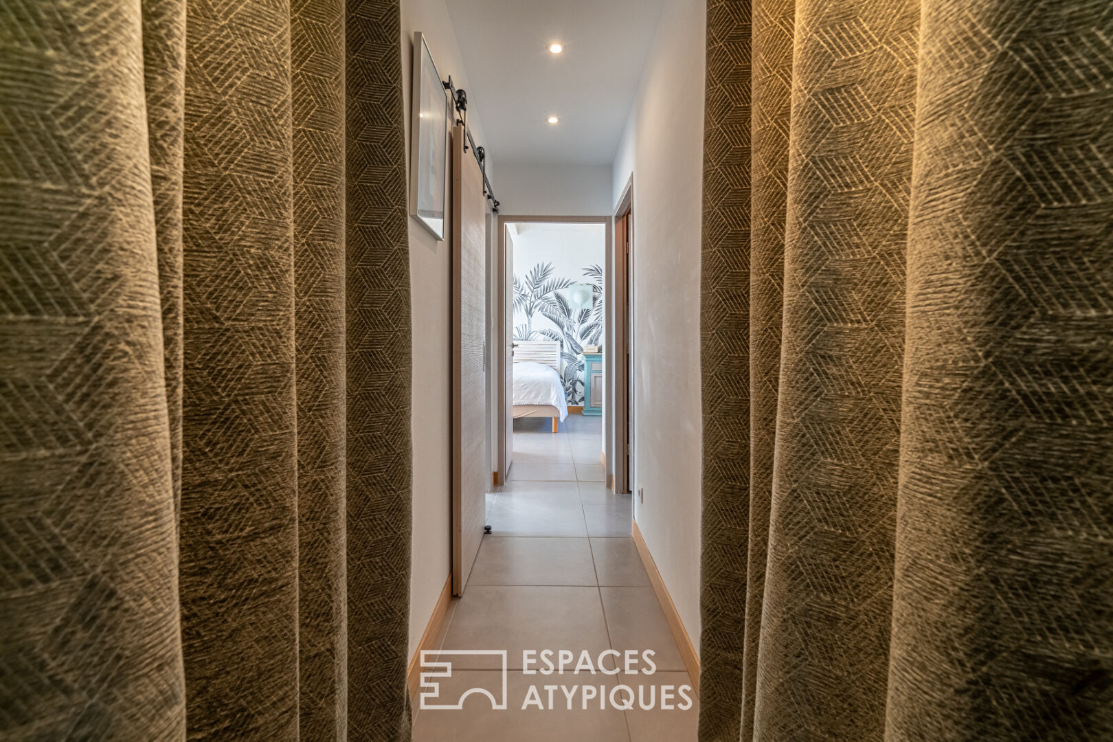 Maison contemporaine avec jardin