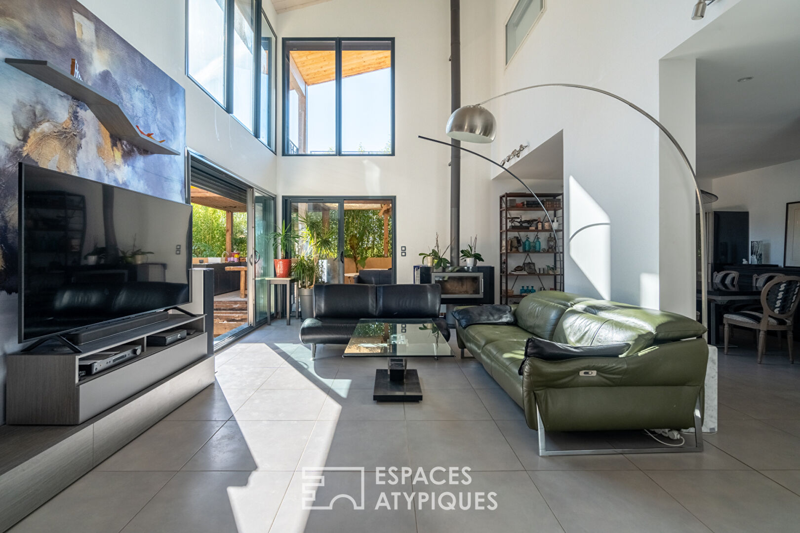Maison contemporaine avec jardin