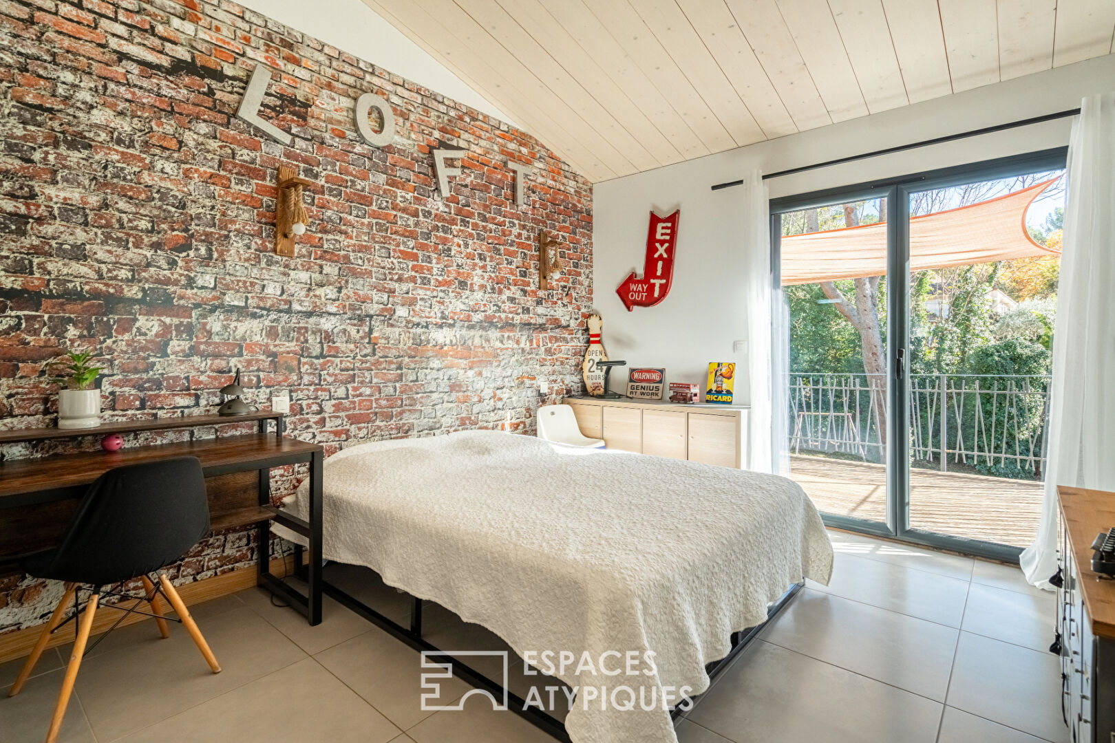 Maison contemporaine avec jardin