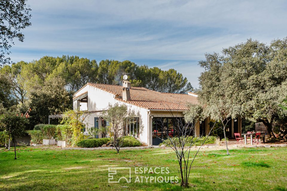 Propriété de charme dans un environnement boisé avec piscine et maison d'hôtes