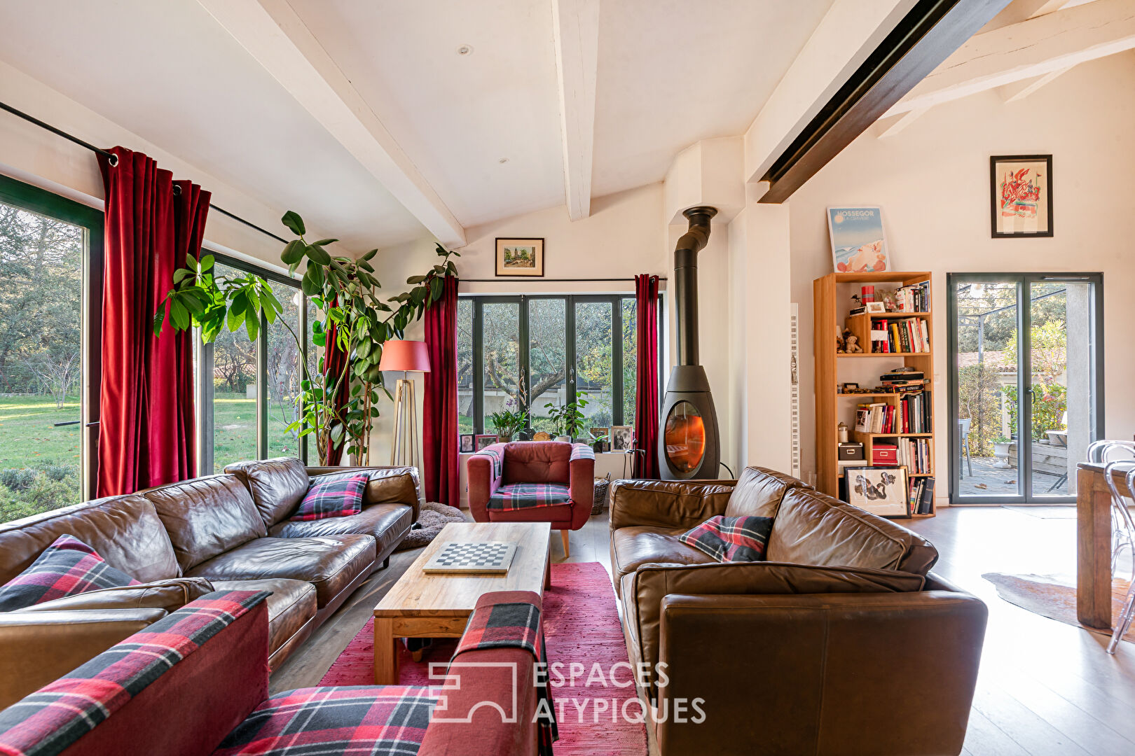 Propriété de charme dans un environnement boisé avec piscine et maison d’hôtes