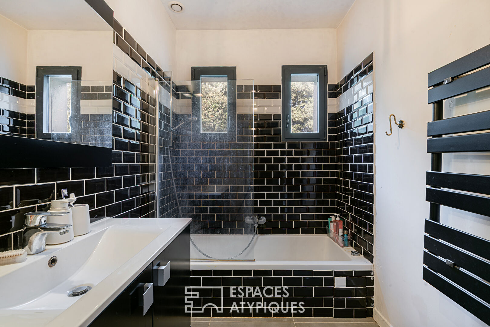 Propriété de charme dans un environnement boisé avec piscine et maison d’hôtes