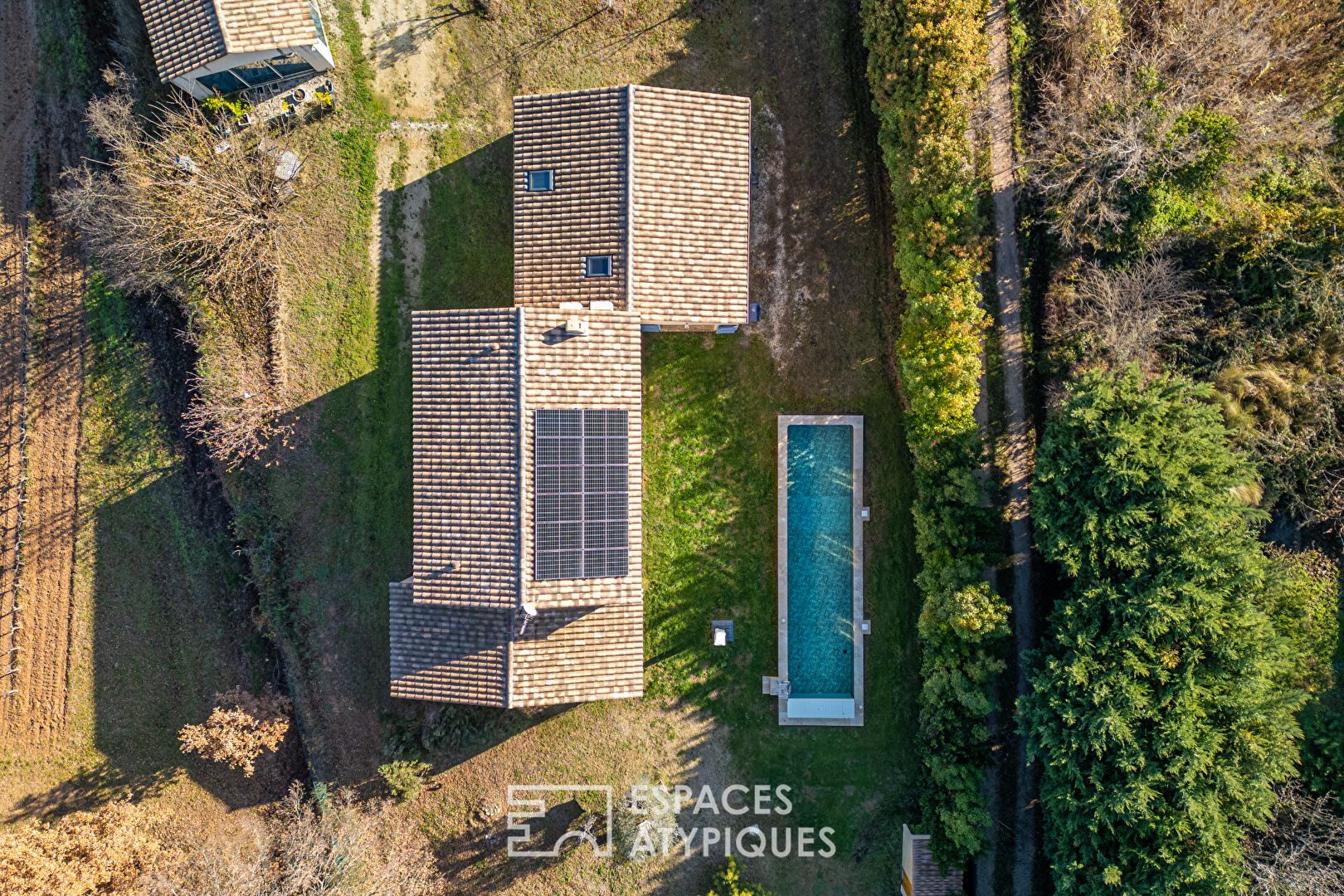 Mas provençal contemporain éco-responsable avec piscine
