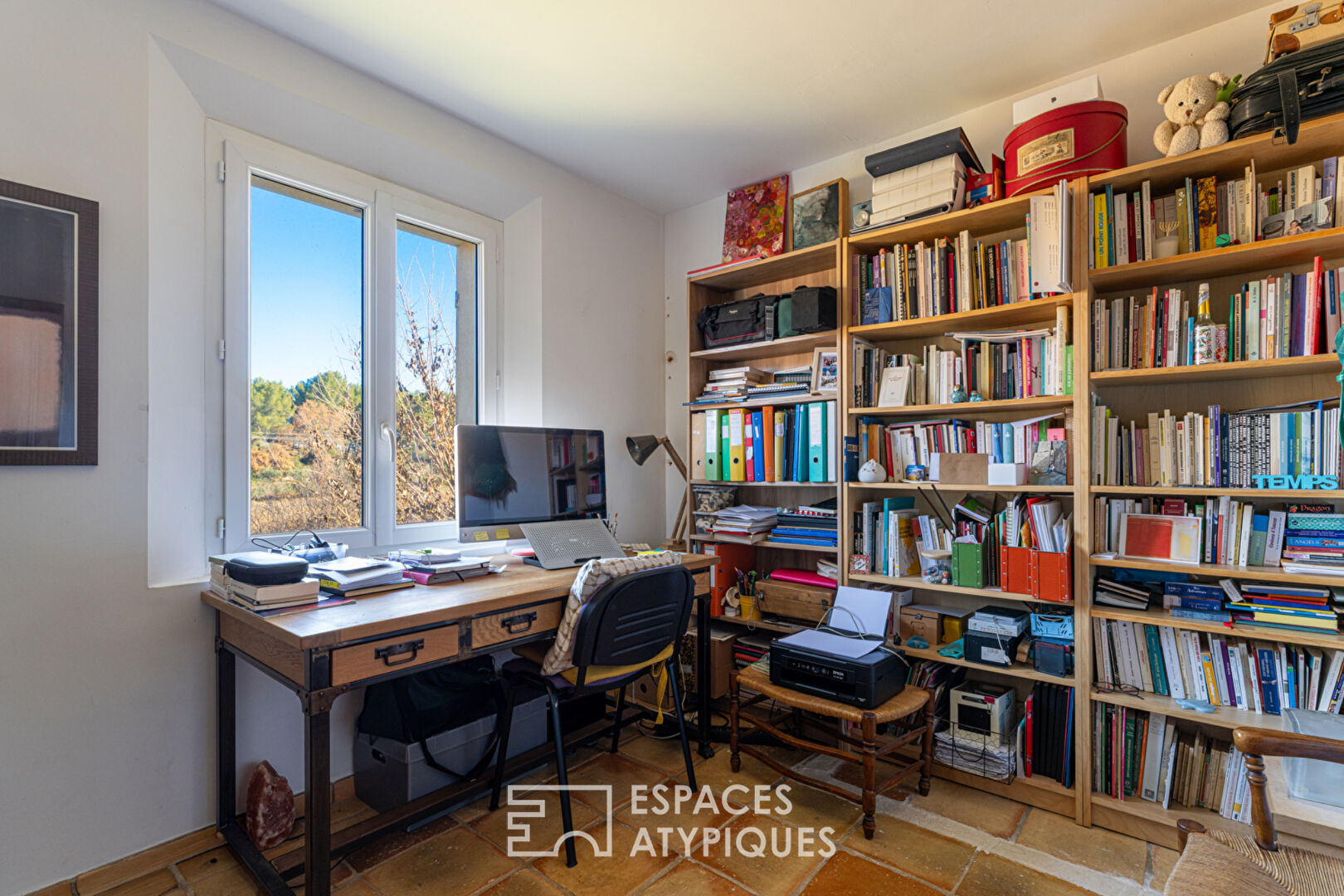 Mas provençal contemporain éco-responsable avec piscine