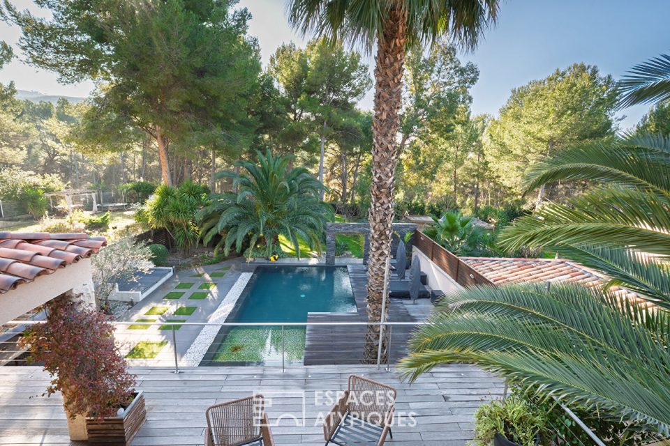 VILLA CONTEMPORAINE AU COEUR  D'UN ECRIN DE VERDURE ET SERENITE