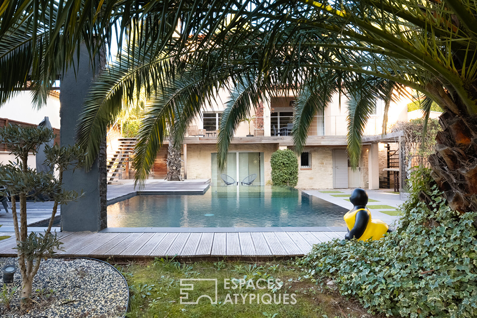 Villa contemporaine au cœur d&rsquo;un écrin de verdure et de sérénité