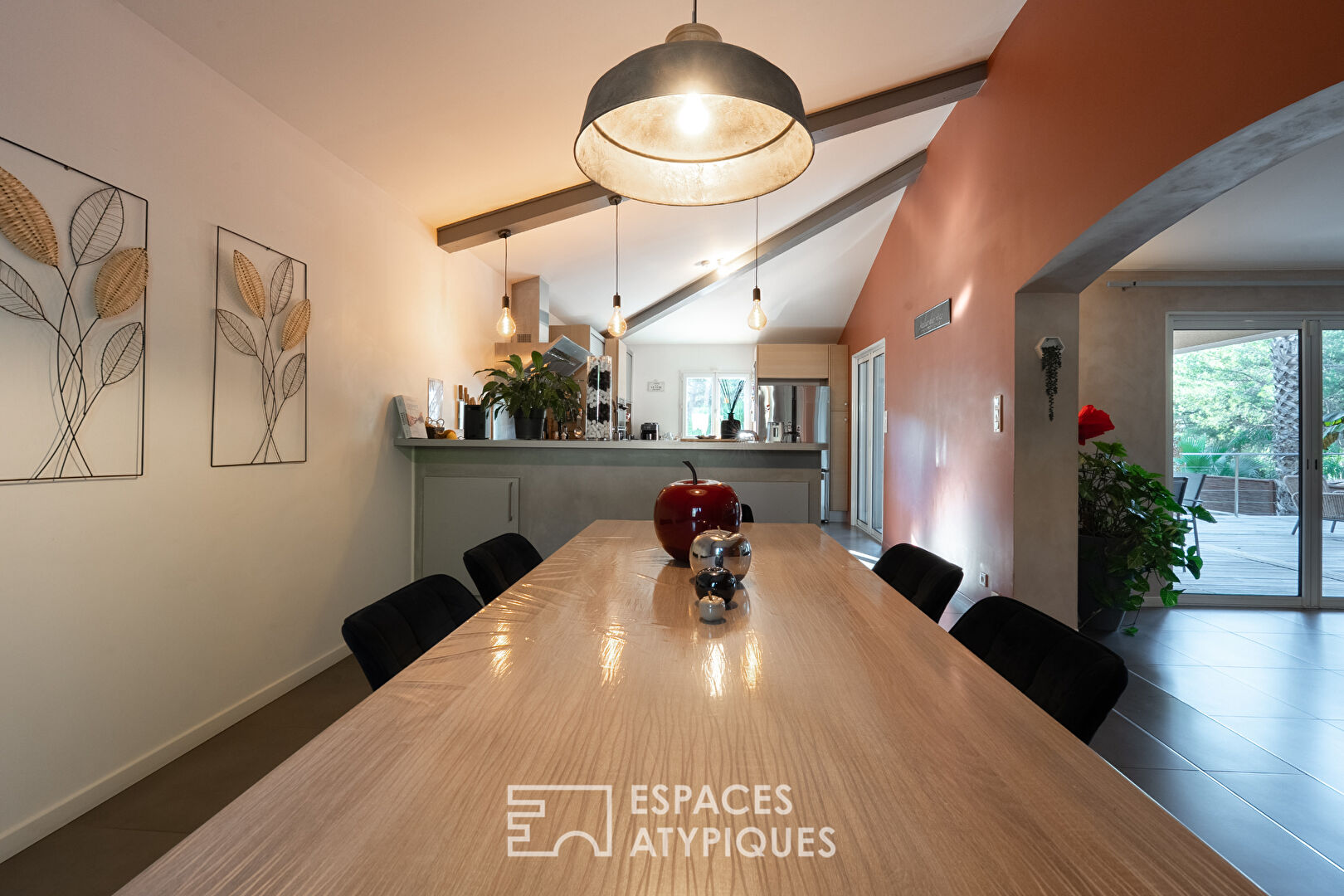 Villa contemporaine au cœur d&rsquo;un écrin de verdure et de sérénité