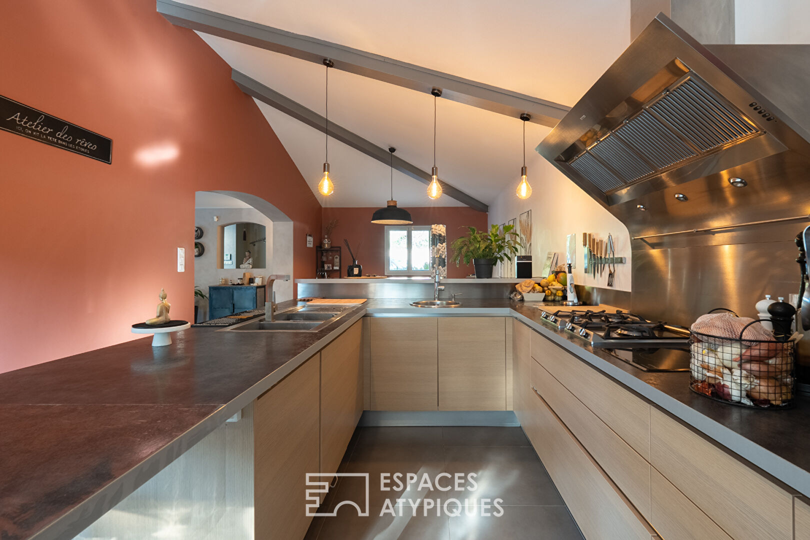 Villa contemporaine au cœur d&rsquo;un écrin de verdure et de sérénité