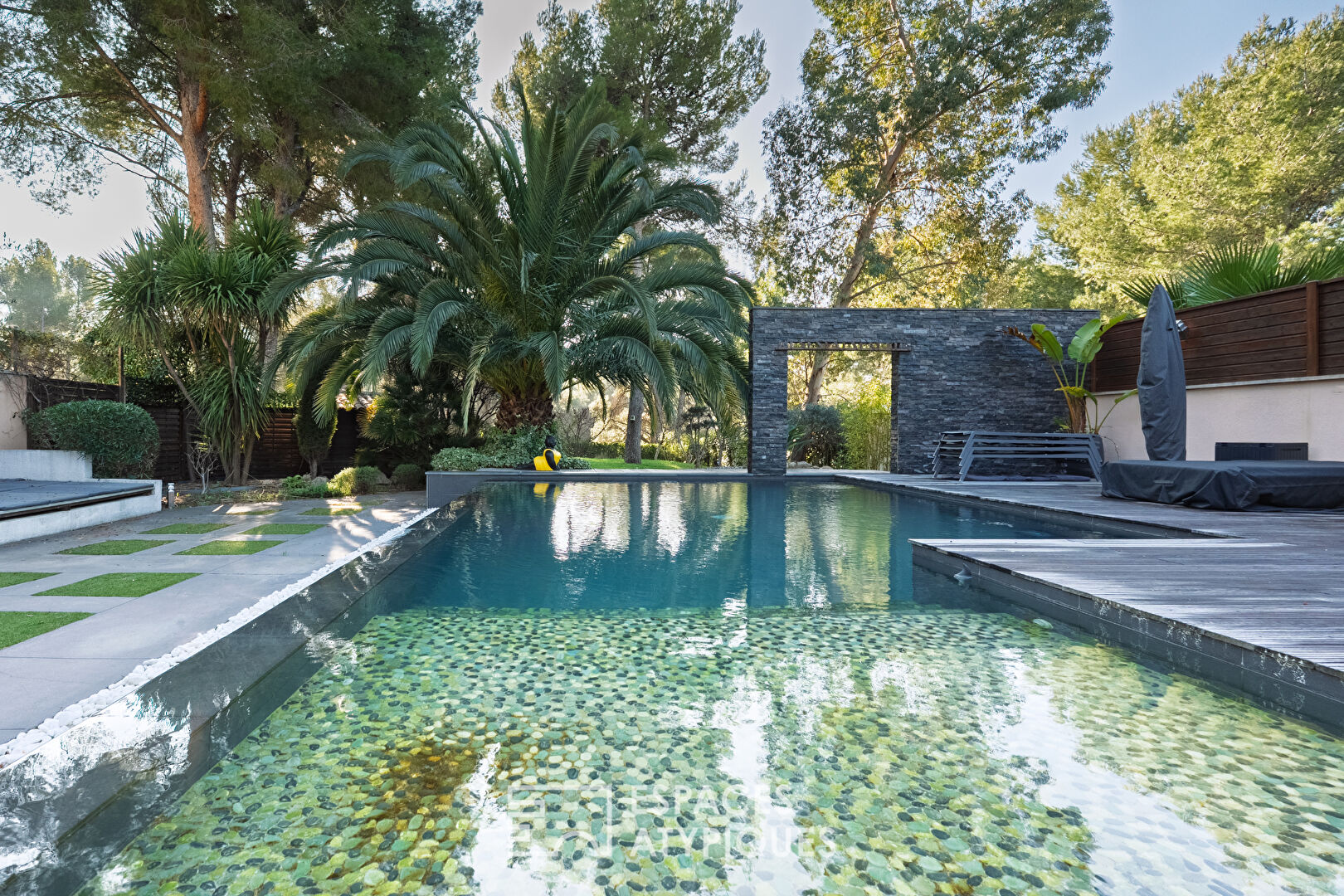 Villa contemporaine au cœur d&rsquo;un écrin de verdure et de sérénité