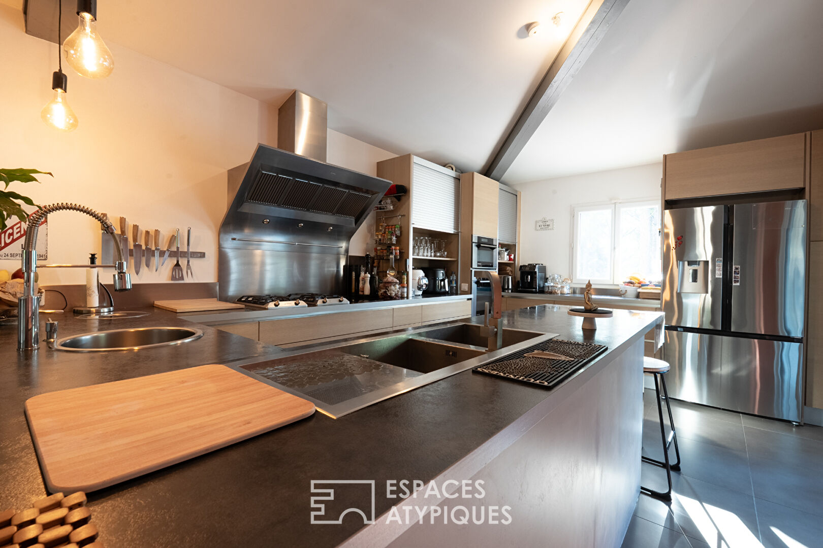 Villa contemporaine au cœur d&rsquo;un écrin de verdure et de sérénité