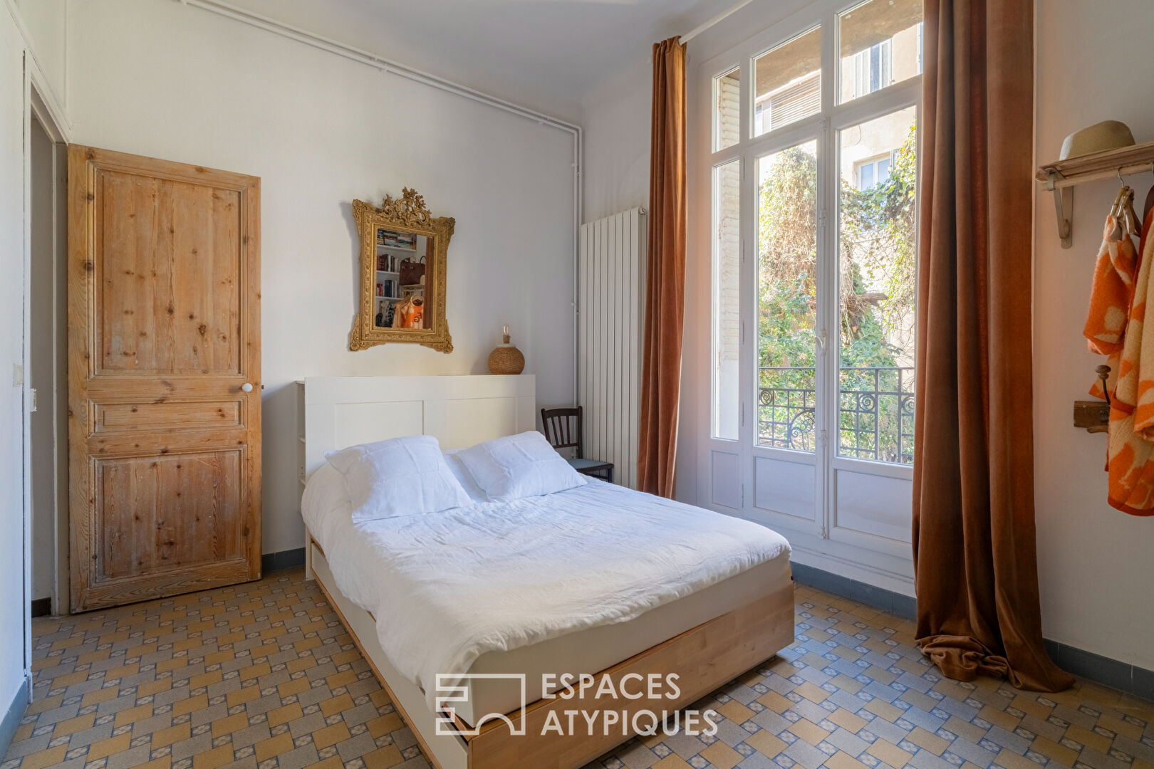 Appartement 4 pièces avec accès toit-terrasse en fond de cour