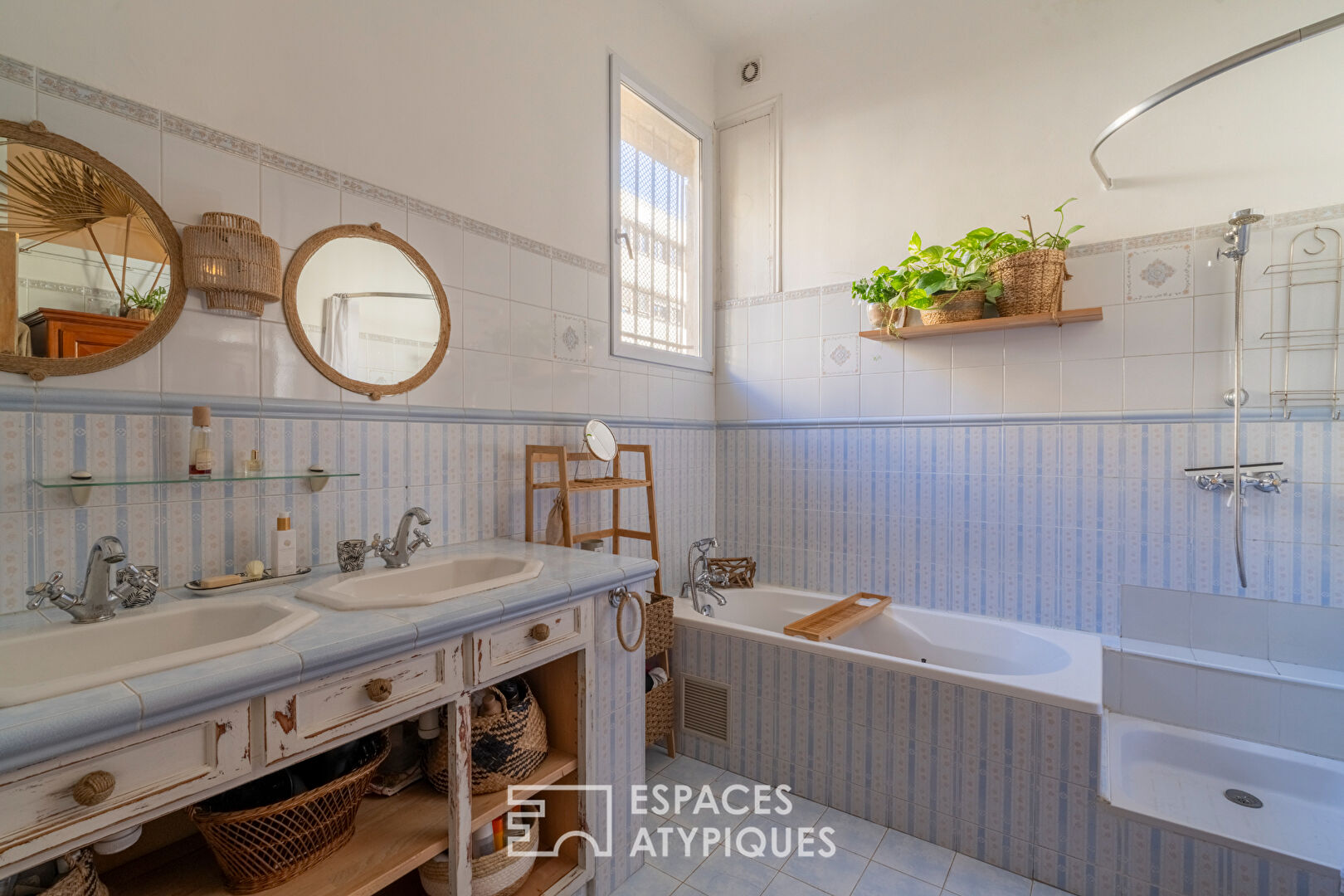 Appartement 4 pièces avec accès toit-terrasse en fond de cour