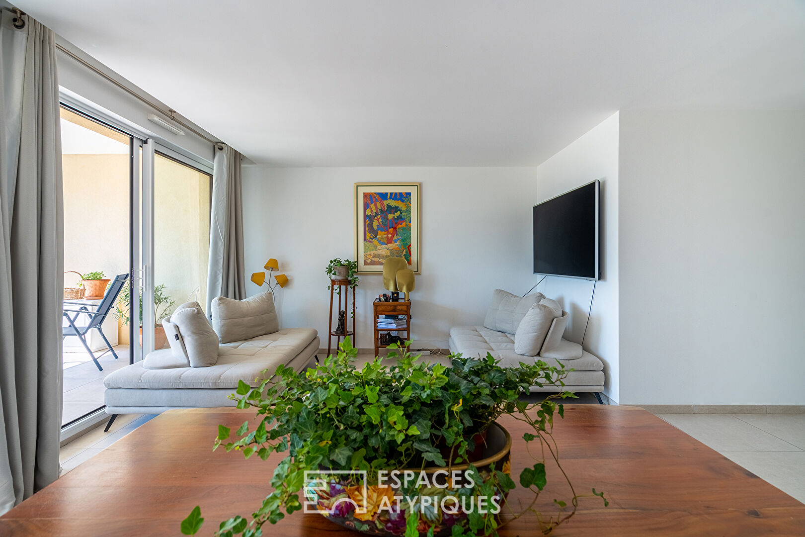 Appartement  contemporain avec vue  extérieur au calme