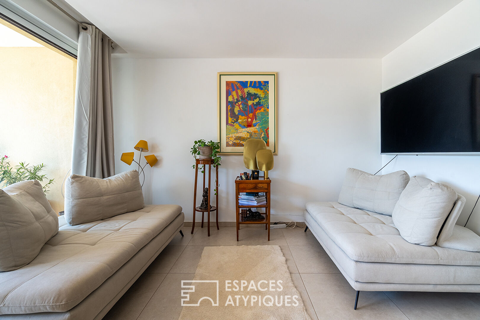 Appartement  contemporain avec vue  extérieur au calme