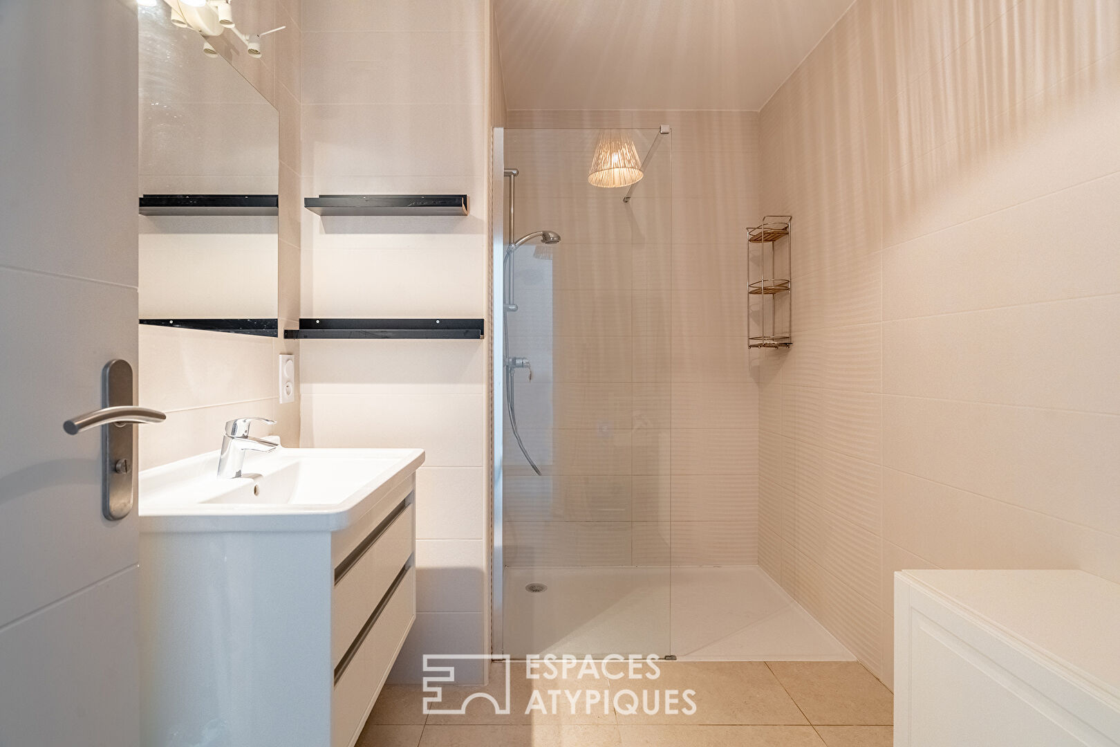 Appartement  contemporain avec vue  extérieur au calme