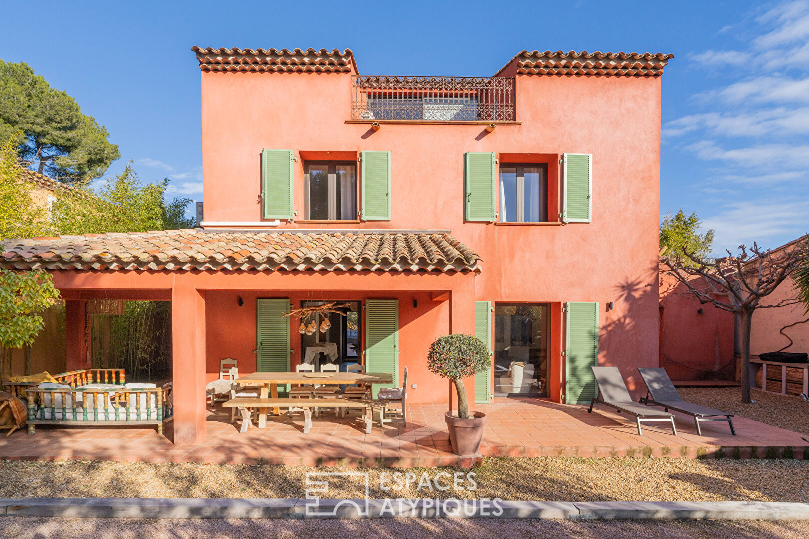 Maison d&rsquo;architecte rénovée avec échappée mer