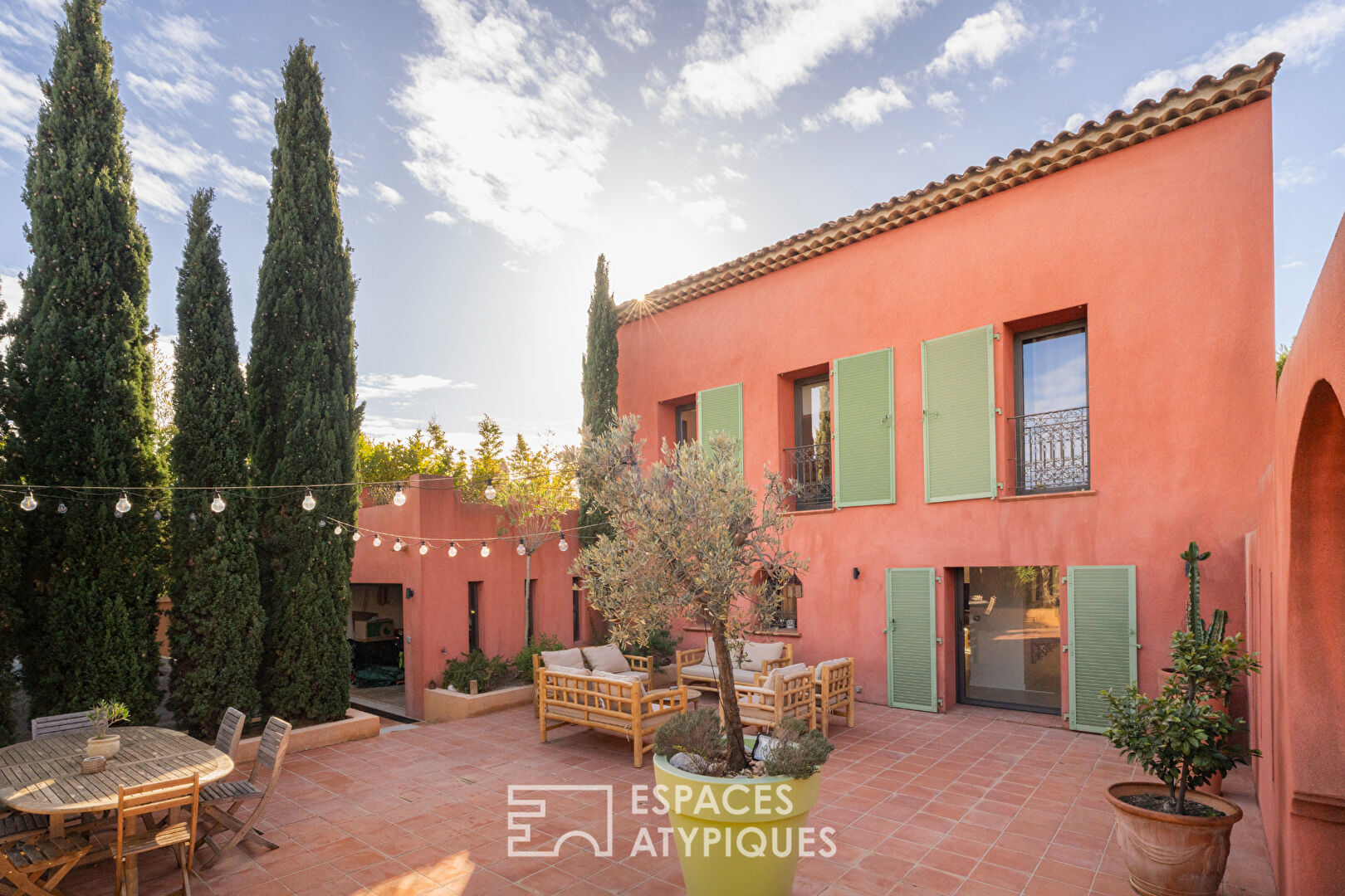 Maison d&rsquo;architecte rénovée avec échappée mer