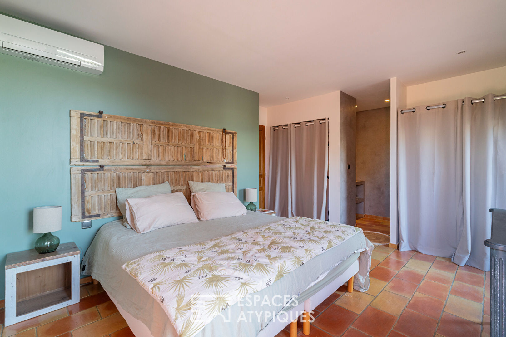 Maison d&rsquo;architecte rénovée avec échappée mer