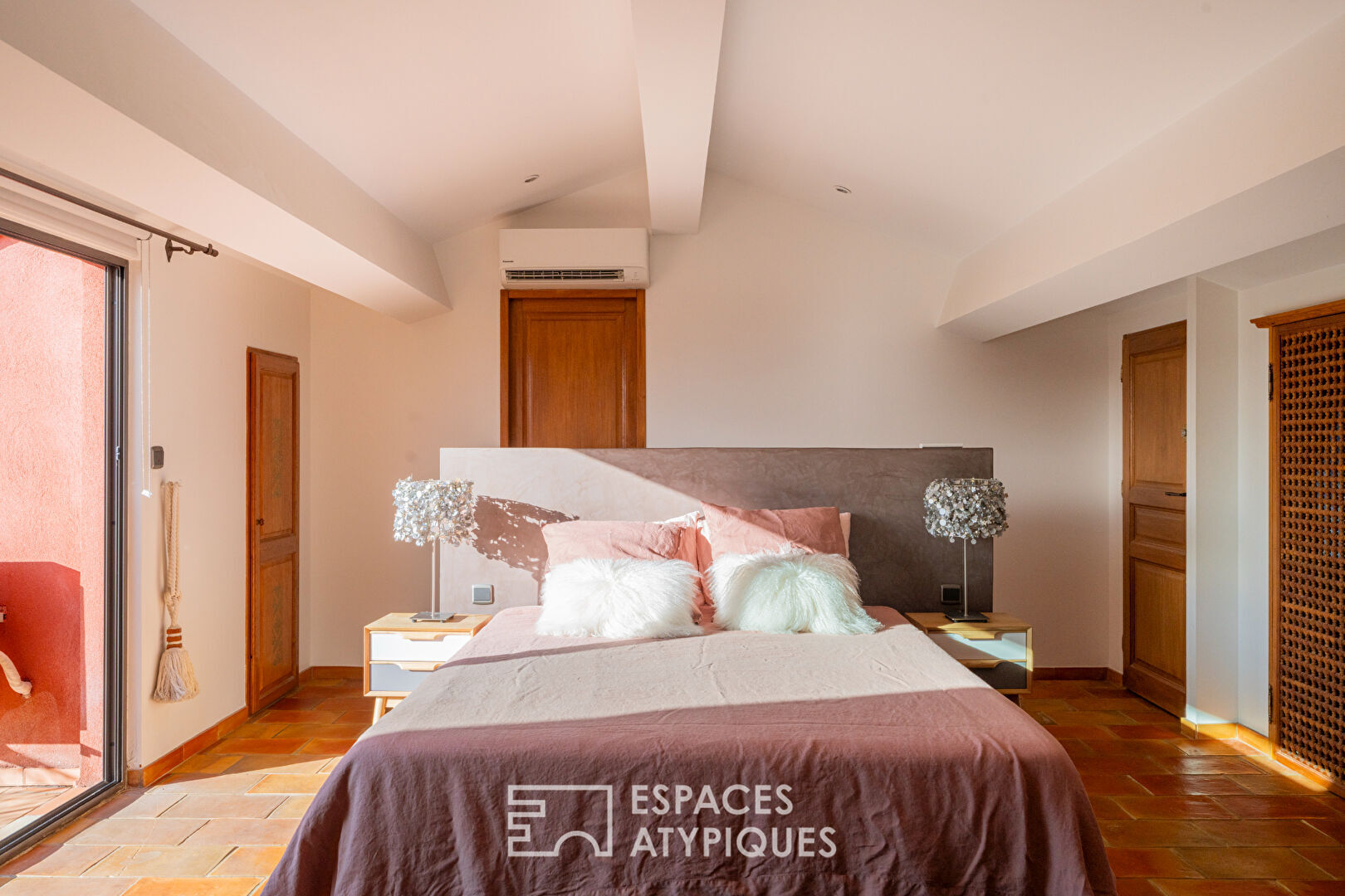 Maison d&rsquo;architecte rénovée avec échappée mer