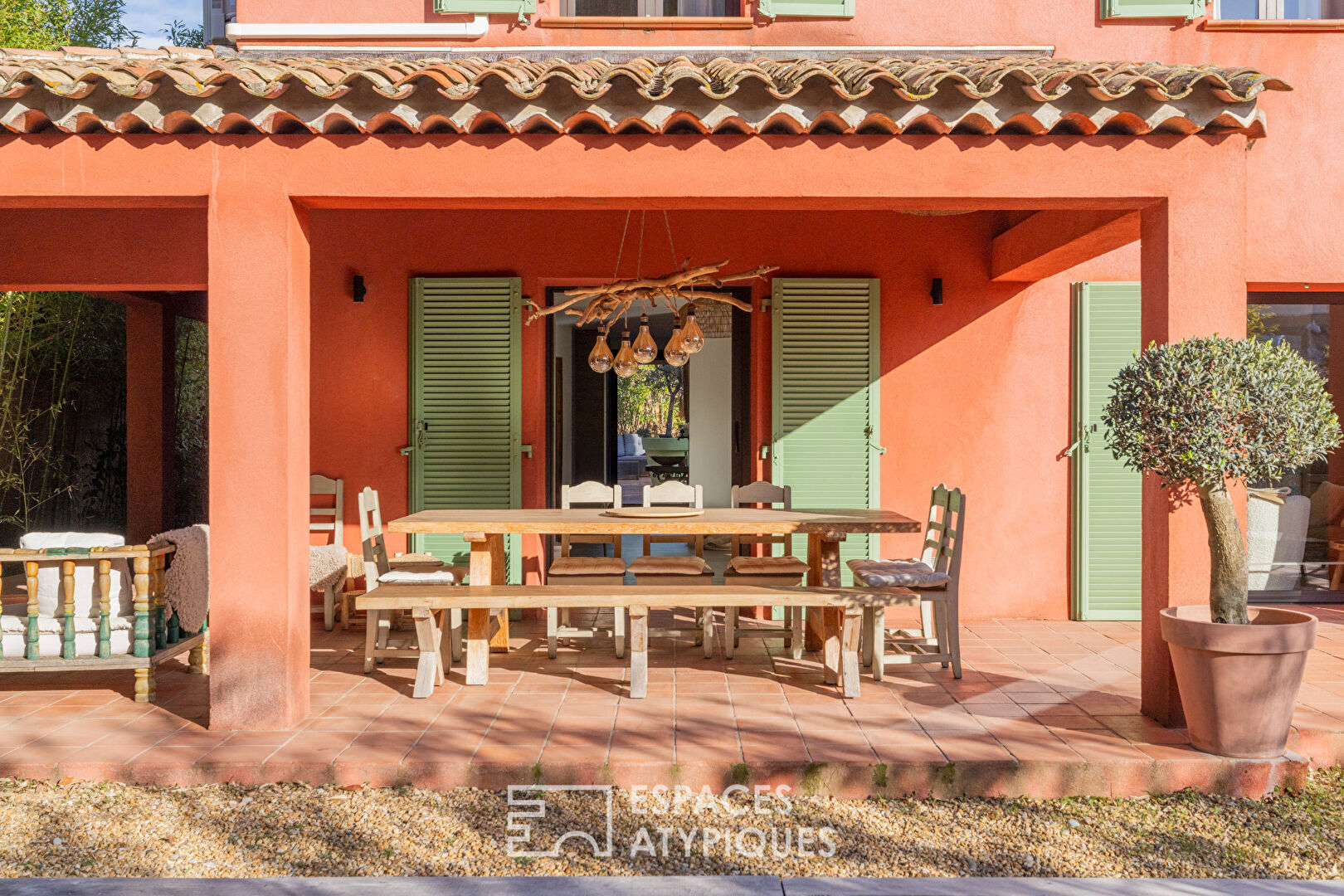 Maison d&rsquo;architecte rénovée avec échappée mer