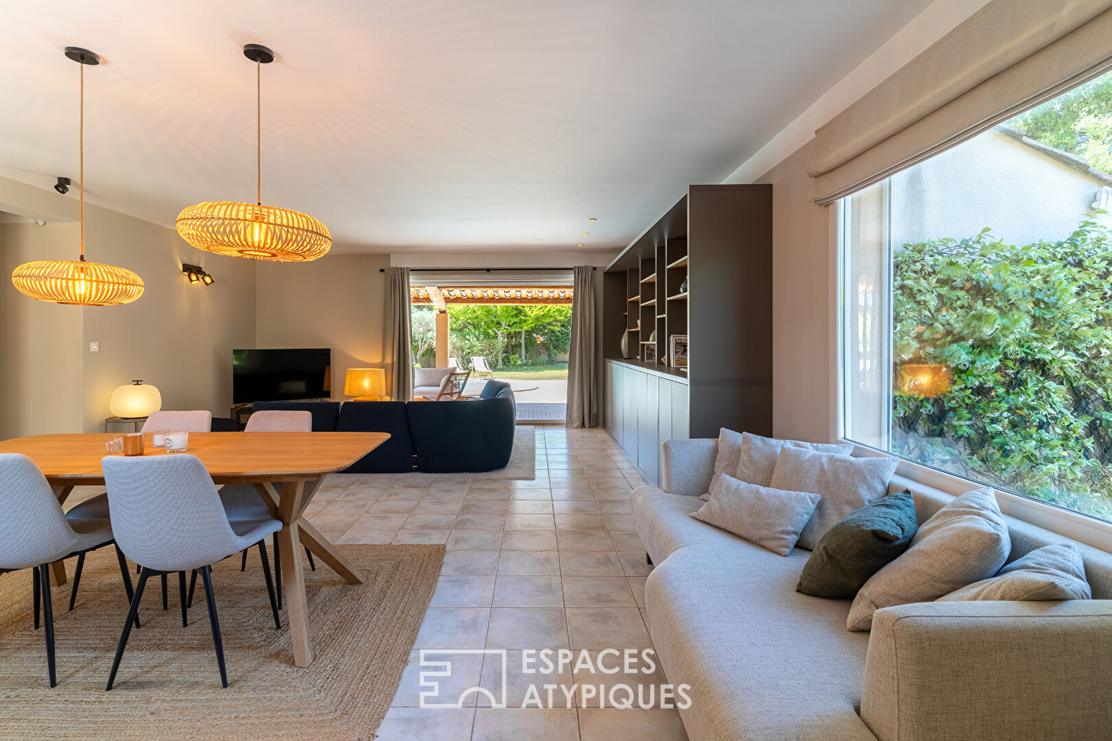 Bastide provençale avec terrain et piscine