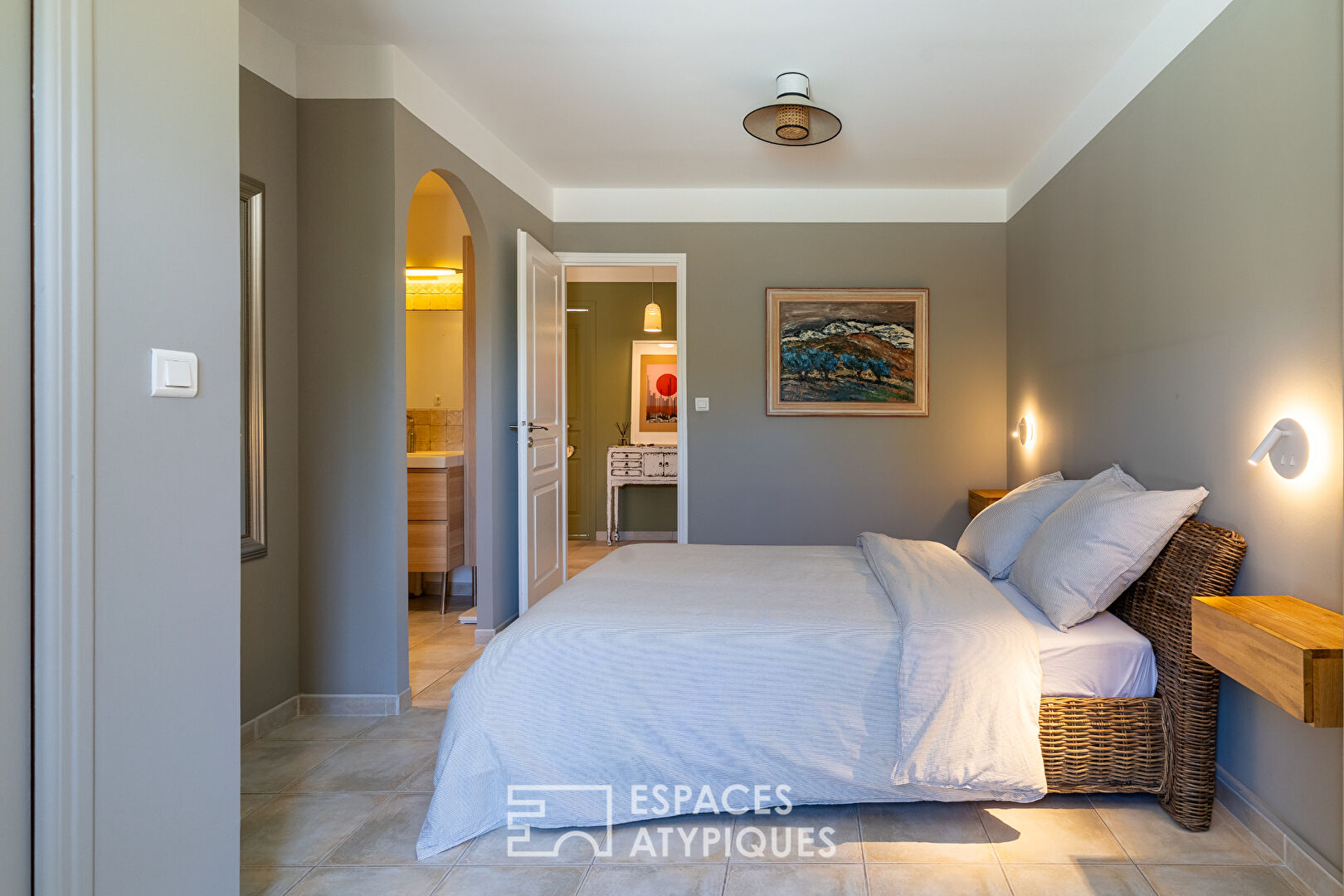 Bastide provençale avec terrain et piscine