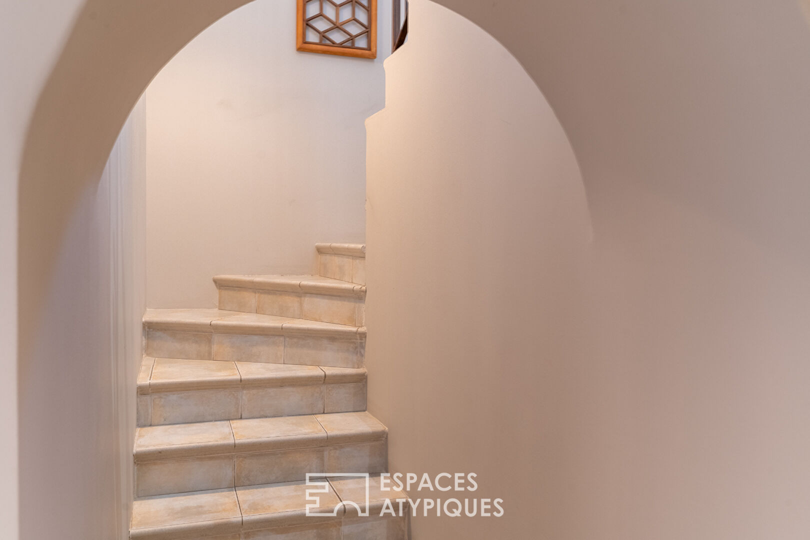 Bastide provençale avec terrain et piscine