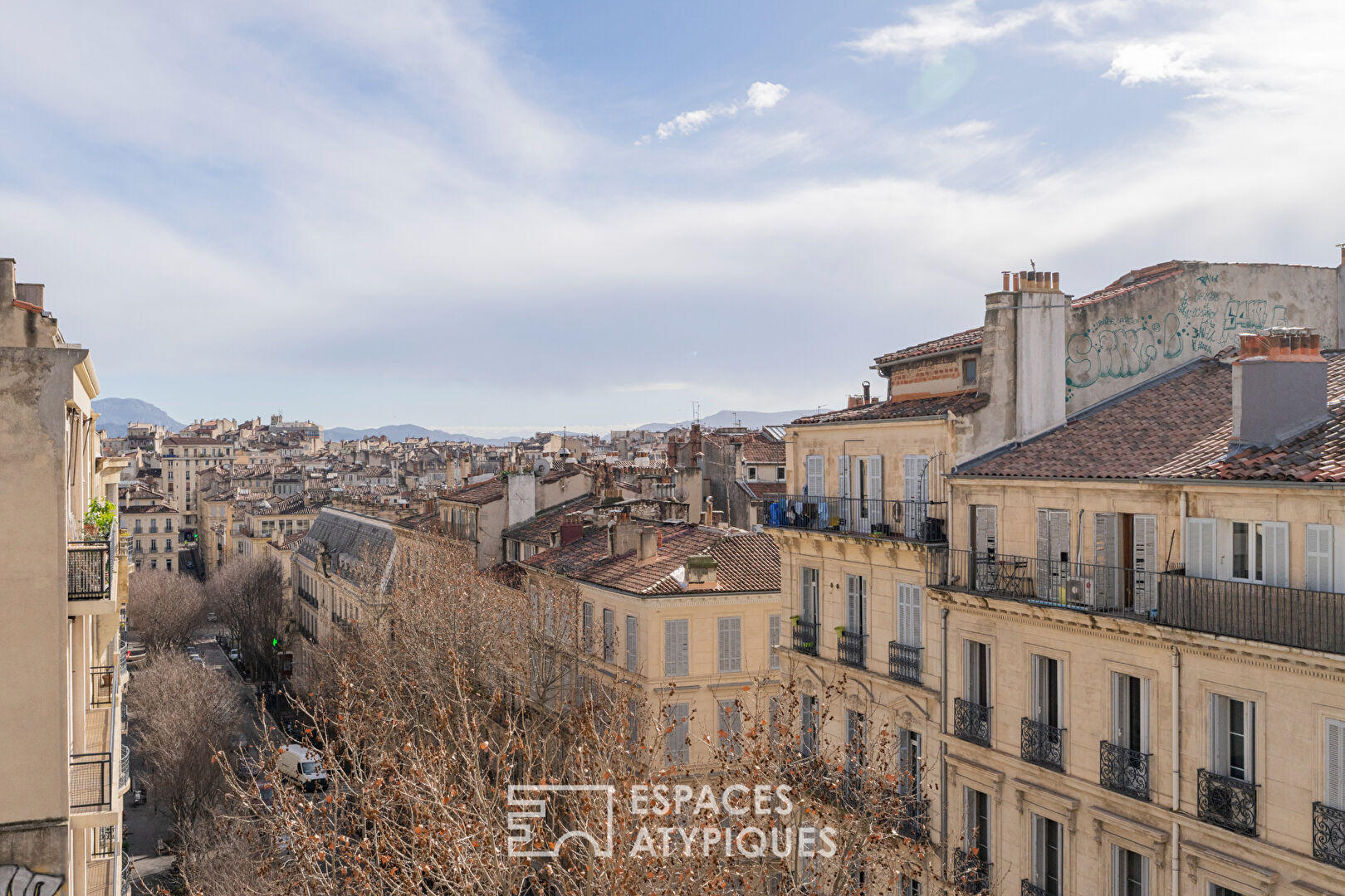 Appartement en étage élevé avec extérieur