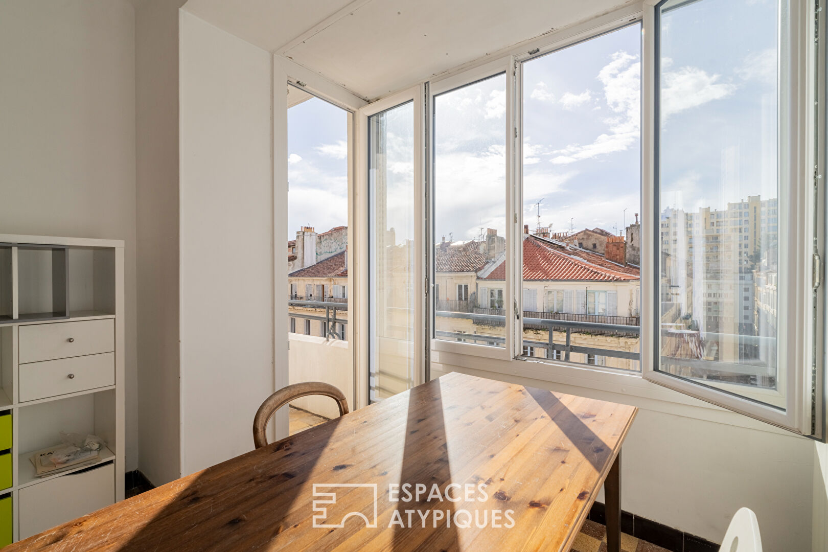 Appartement en étage élevé avec extérieur