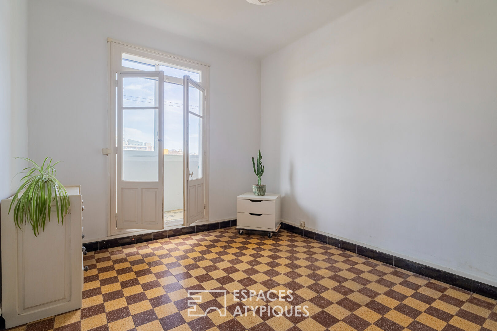 Appartement en étage élevé avec extérieur