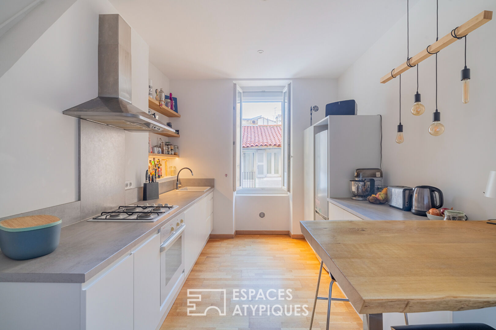 Appartement lumineux aux Réformés – Cachet et art de vivre urbain