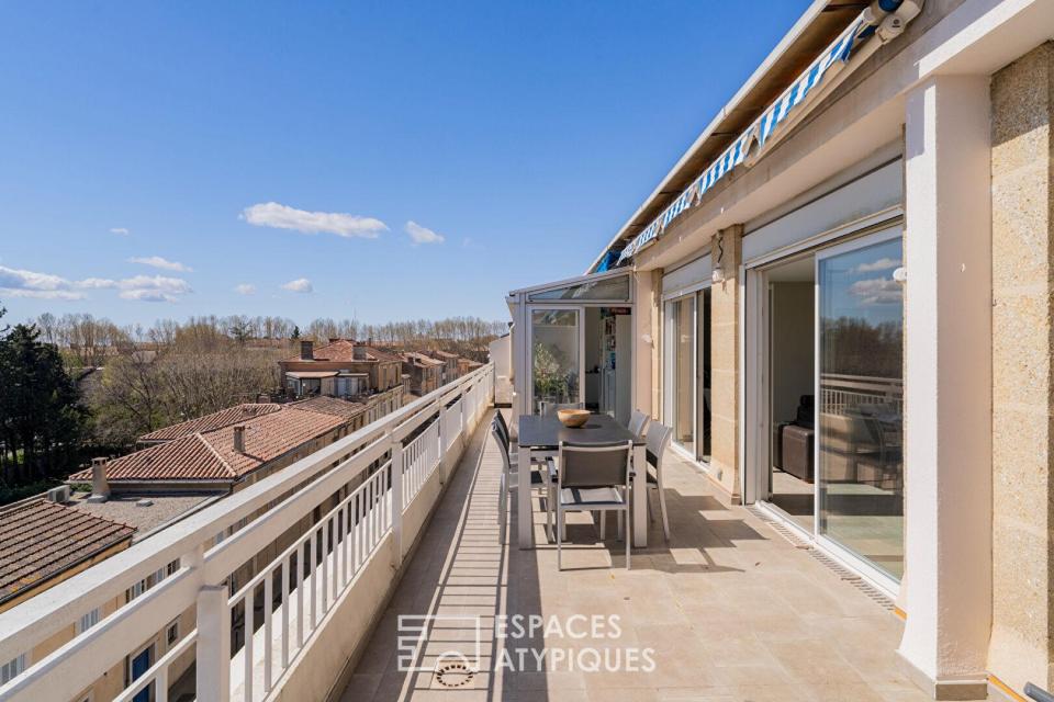 ROOFTOP  D'EXCEPTION AU DERNIER ETAGE AVEC VUE SUR LES TOITS